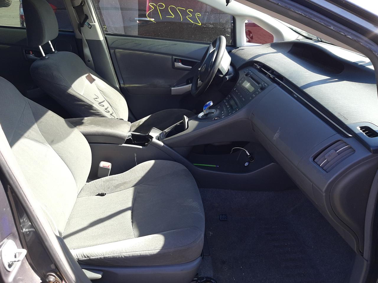 Photo 5 from auction – 2011 TOYOTA PRIUS with VIN JTDKN3DU0B1467330