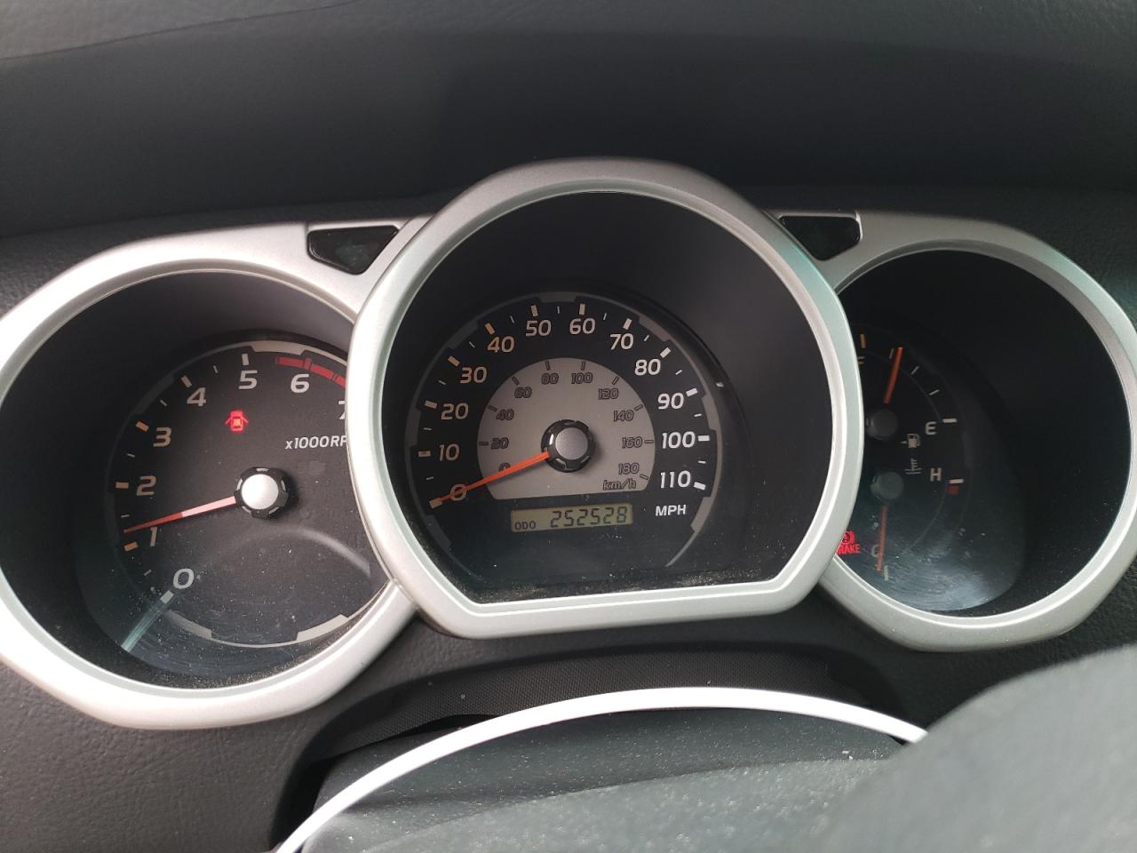 Photo 8 from auction – 2004 TOYOTA 4RUNNER SR with VIN JTEBU14R348021777