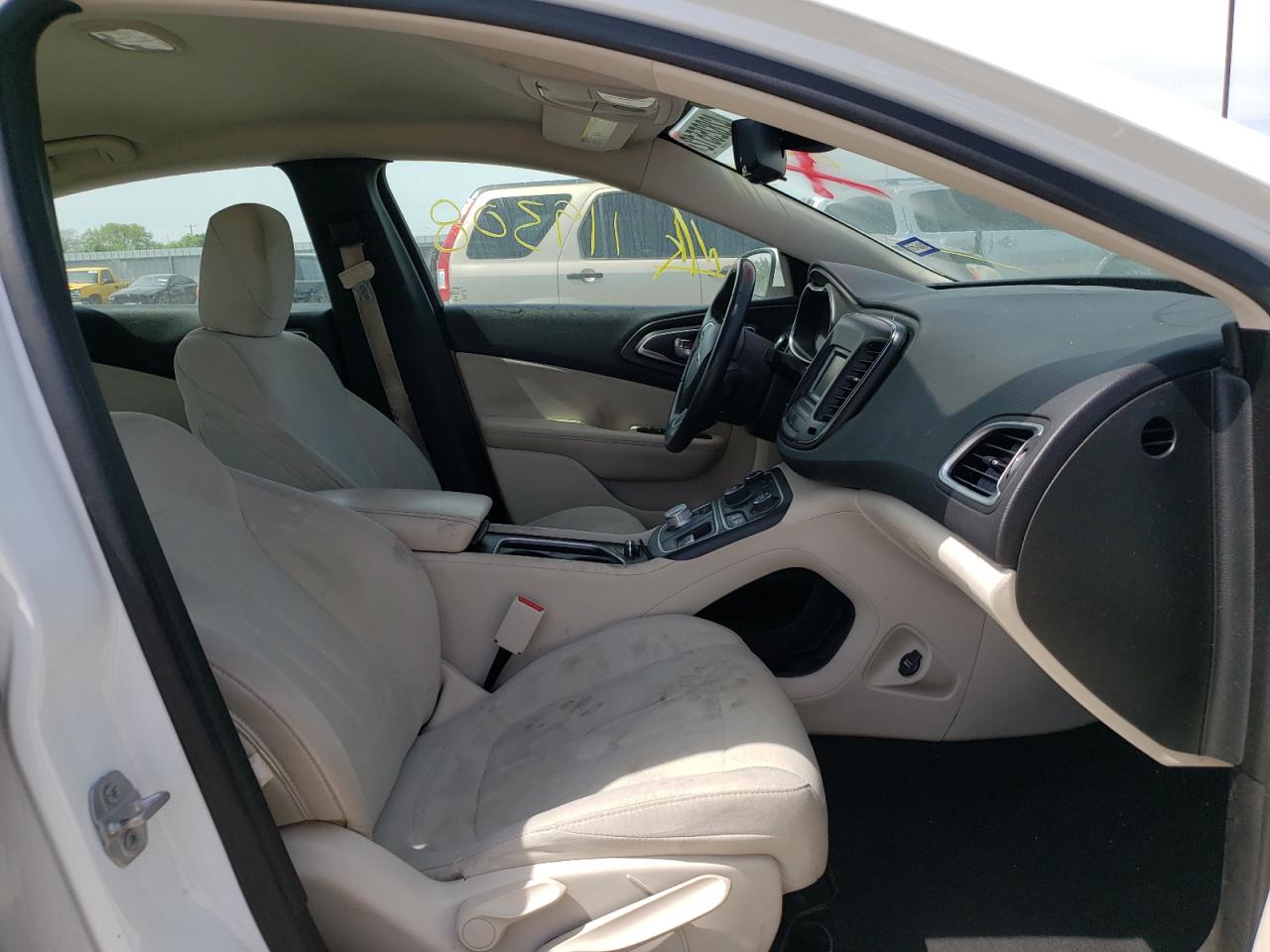 Photo 5 from auction – 2015 CHRYSLER 200 LIMITE with VIN 1C3CCCAB7FN639983