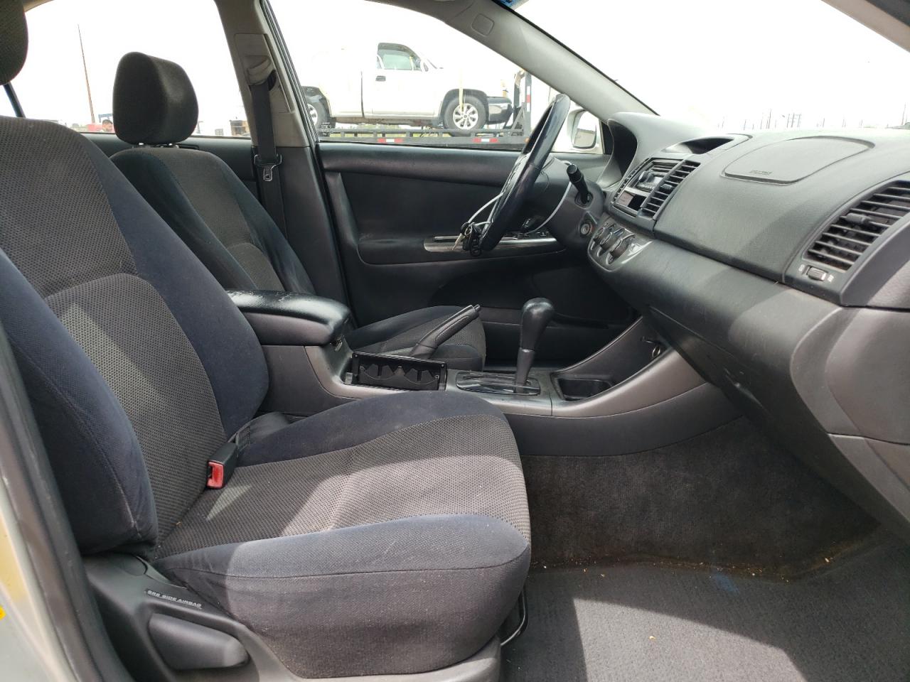 Photo 5 from auction – 2002 TOYOTA CAMRY LE with VIN JTDBF30K520045531