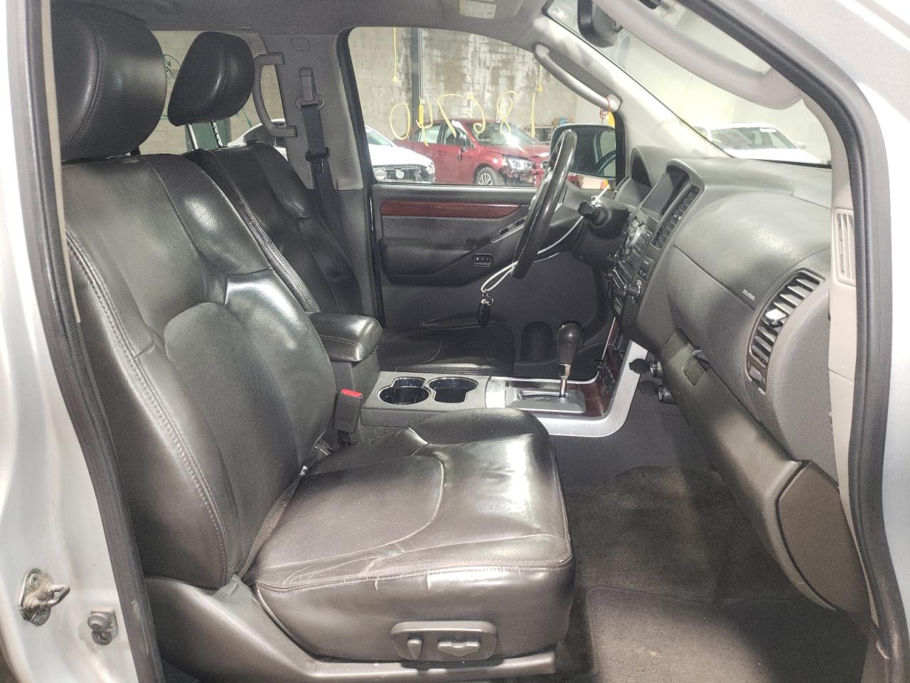 Photo 5 from auction – 2011 NISSAN PATHFINDER with VIN 5N1AR1NB6BC620603