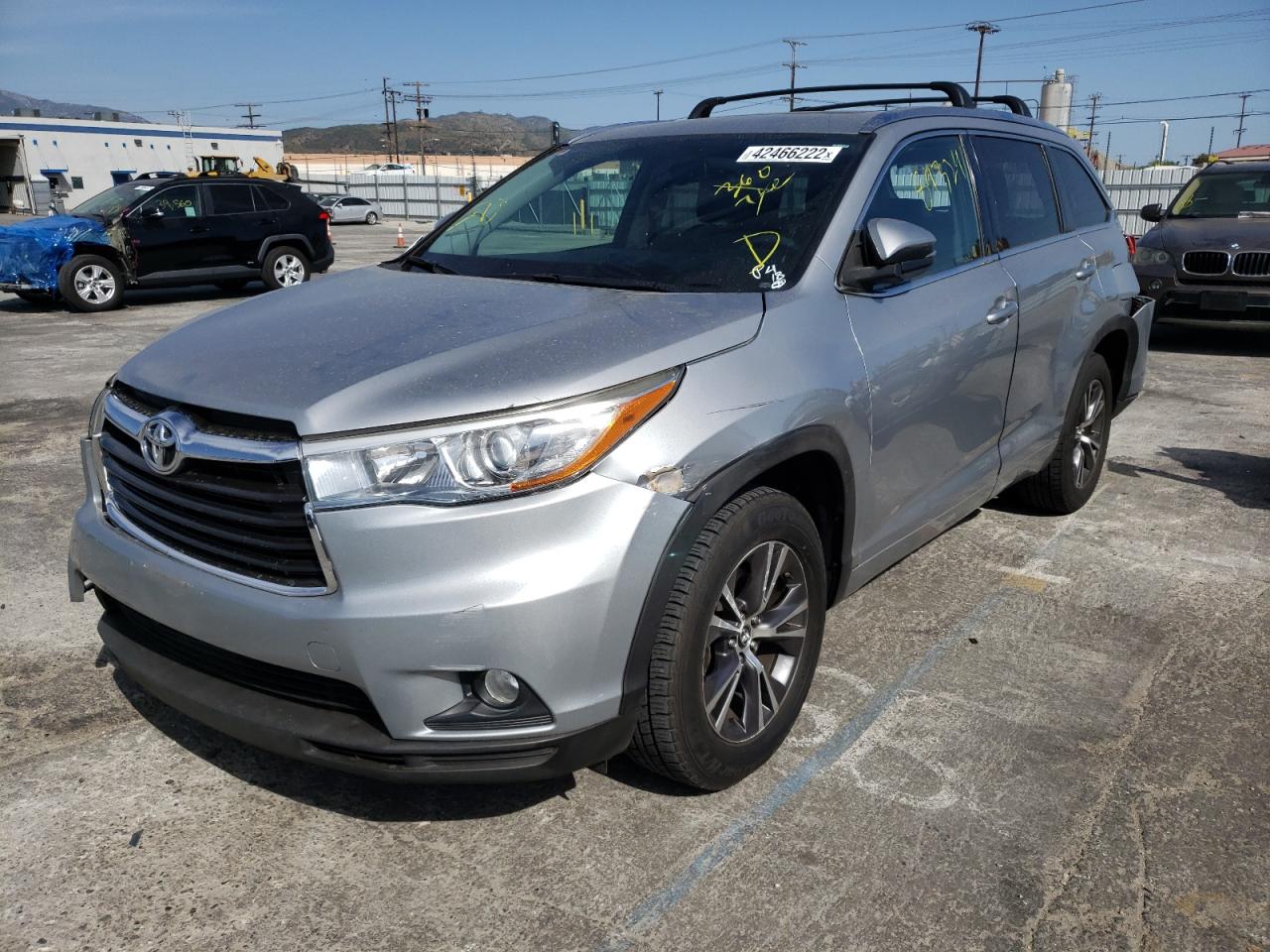 Photo 2 from auction – 2016 TOYOTA HIGHLANDER with VIN 5TDKKRFHXGS158776