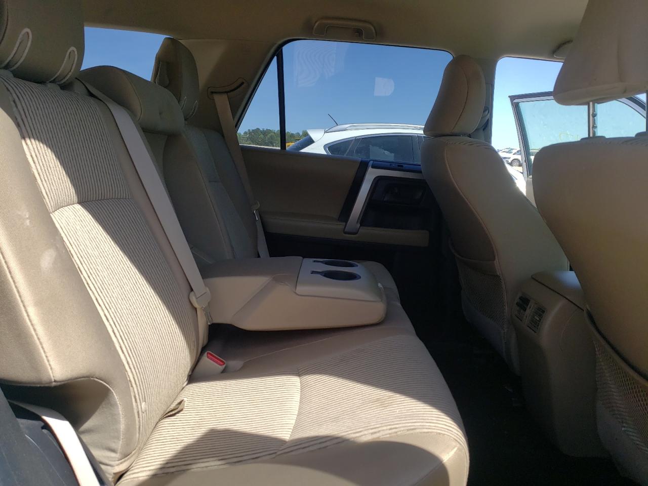 Photo 6 from auction – 2012 TOYOTA 4RUNNER SR with VIN JTEZU5JR0C5037655