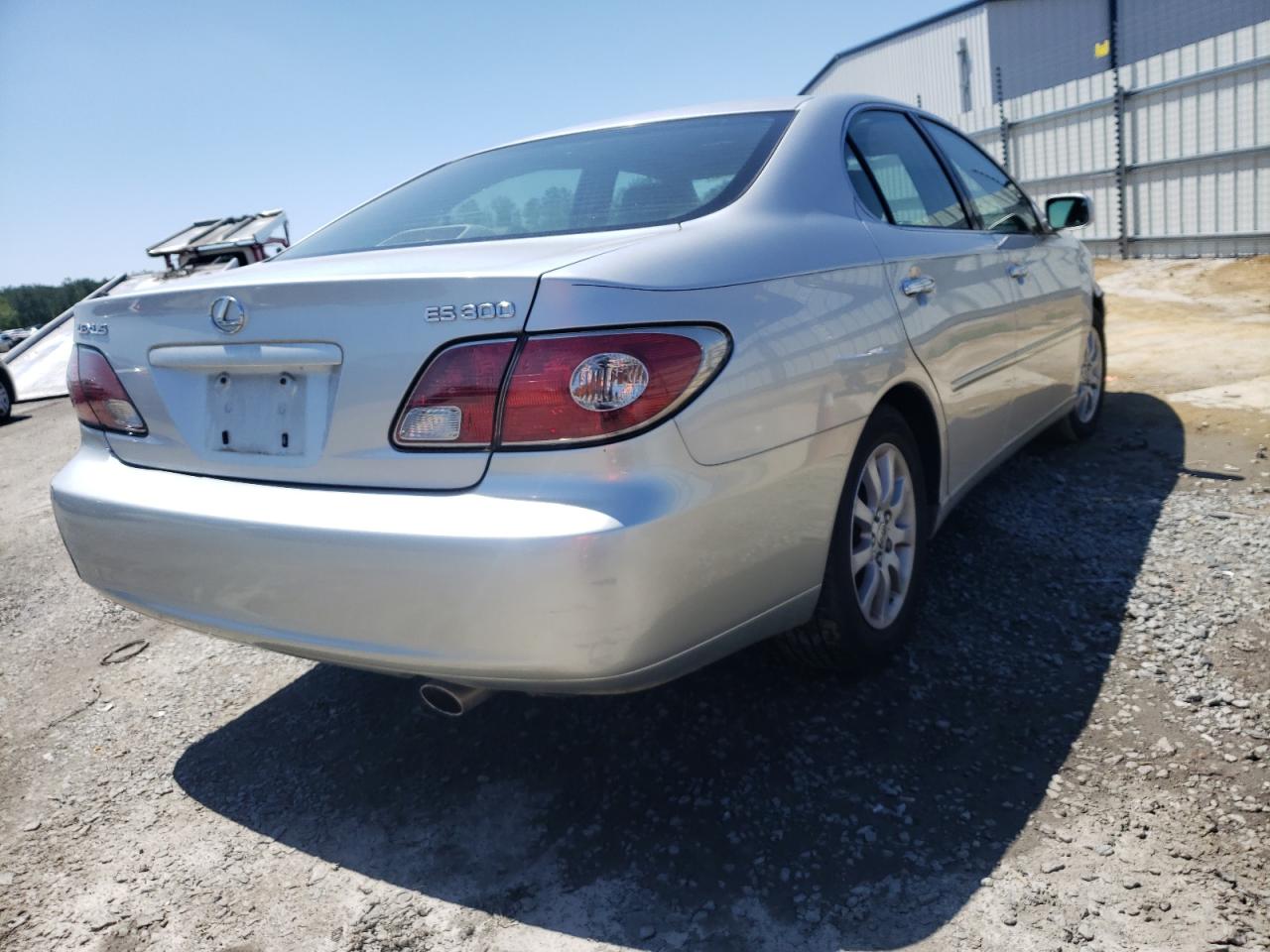 Photo 4 from auction – 2002 LEXUS ES 300 with VIN JTHBF30G520058693