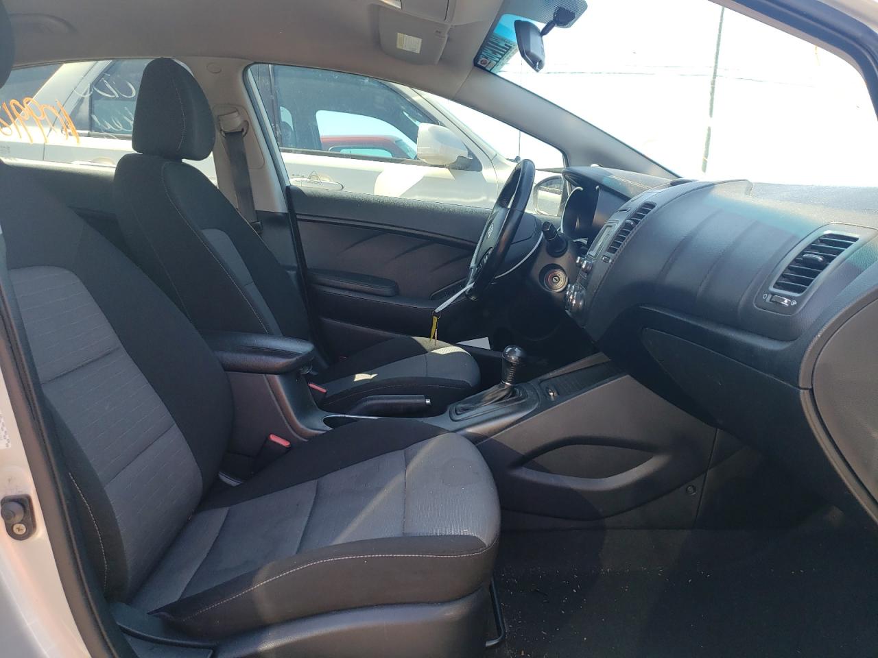 Photo 5 from auction – 2014 KIA FORTE EX with VIN KNAFX4A89E5052784