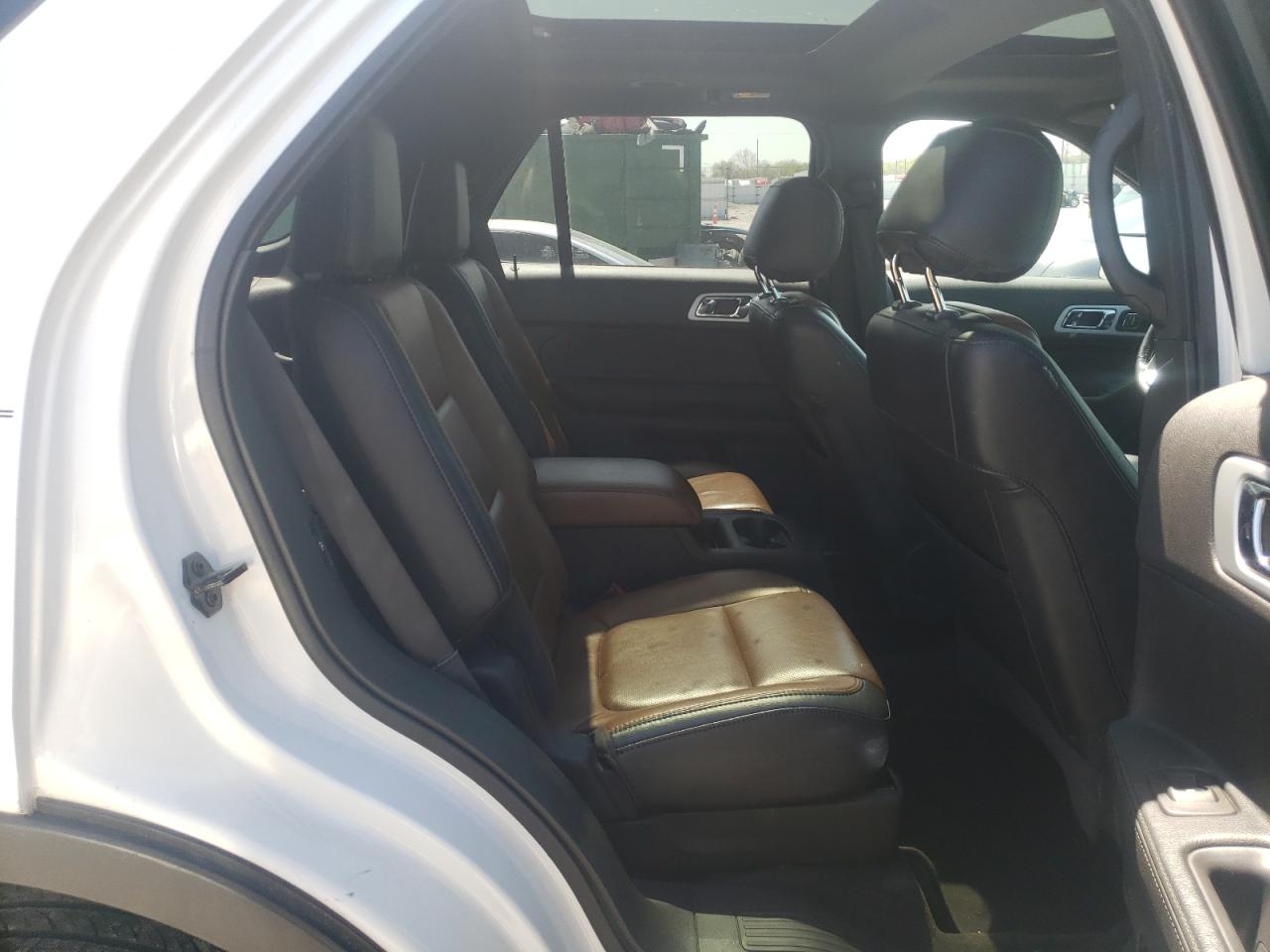Photo 6 from auction – 2013 FORD EXPLORER L with VIN 1FM5K8F8XDGA37657