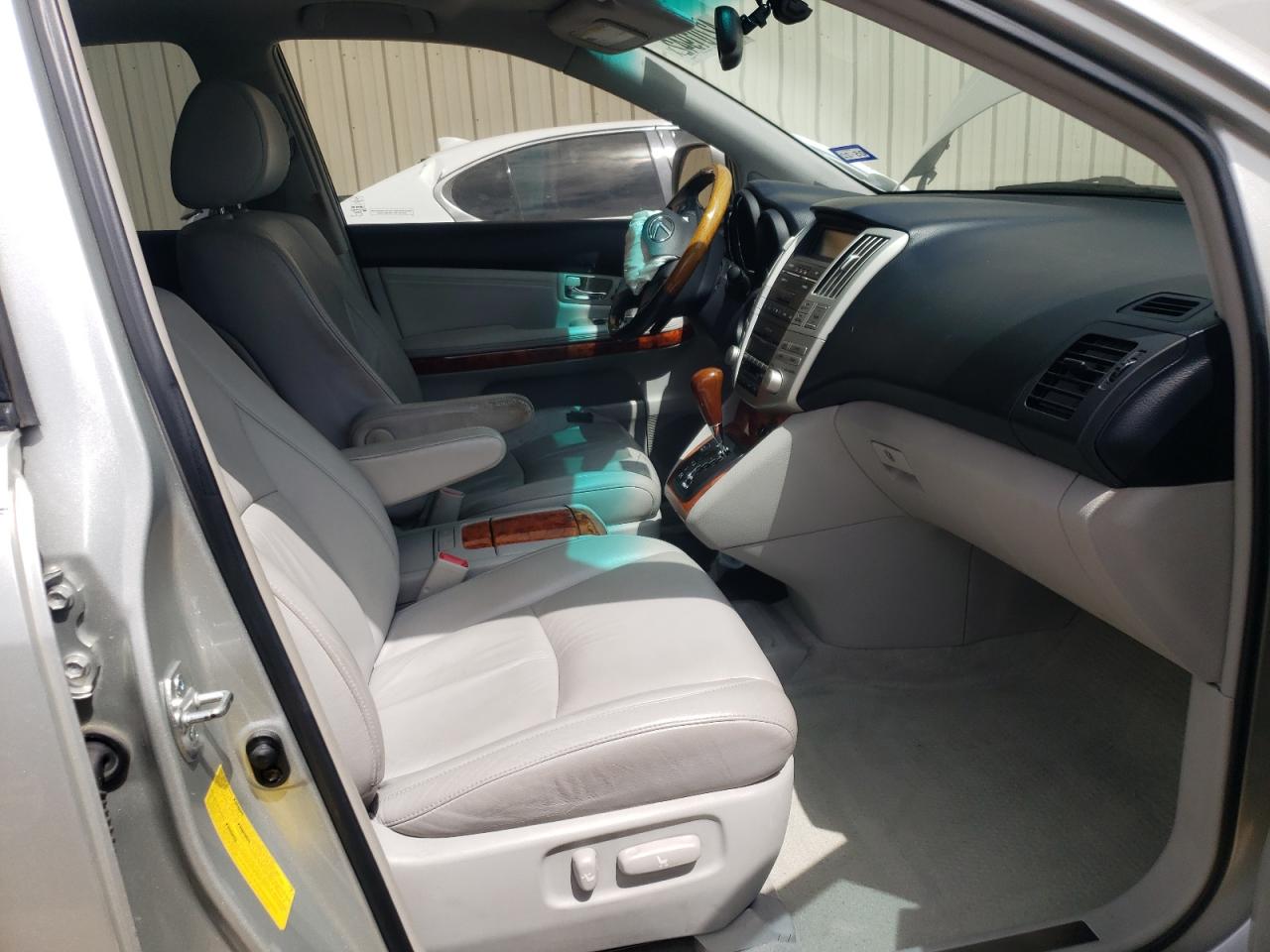 Photo 5 from auction – 2004 LEXUS RX 330 with VIN 2T2GA31U24C010390