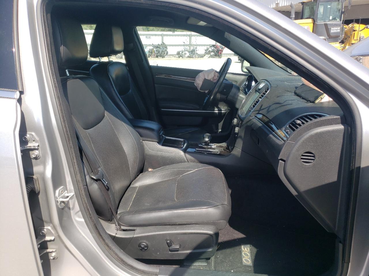 Photo 5 from auction – 2013 CHRYSLER 300C with VIN 2C3CCAEG2DH620841