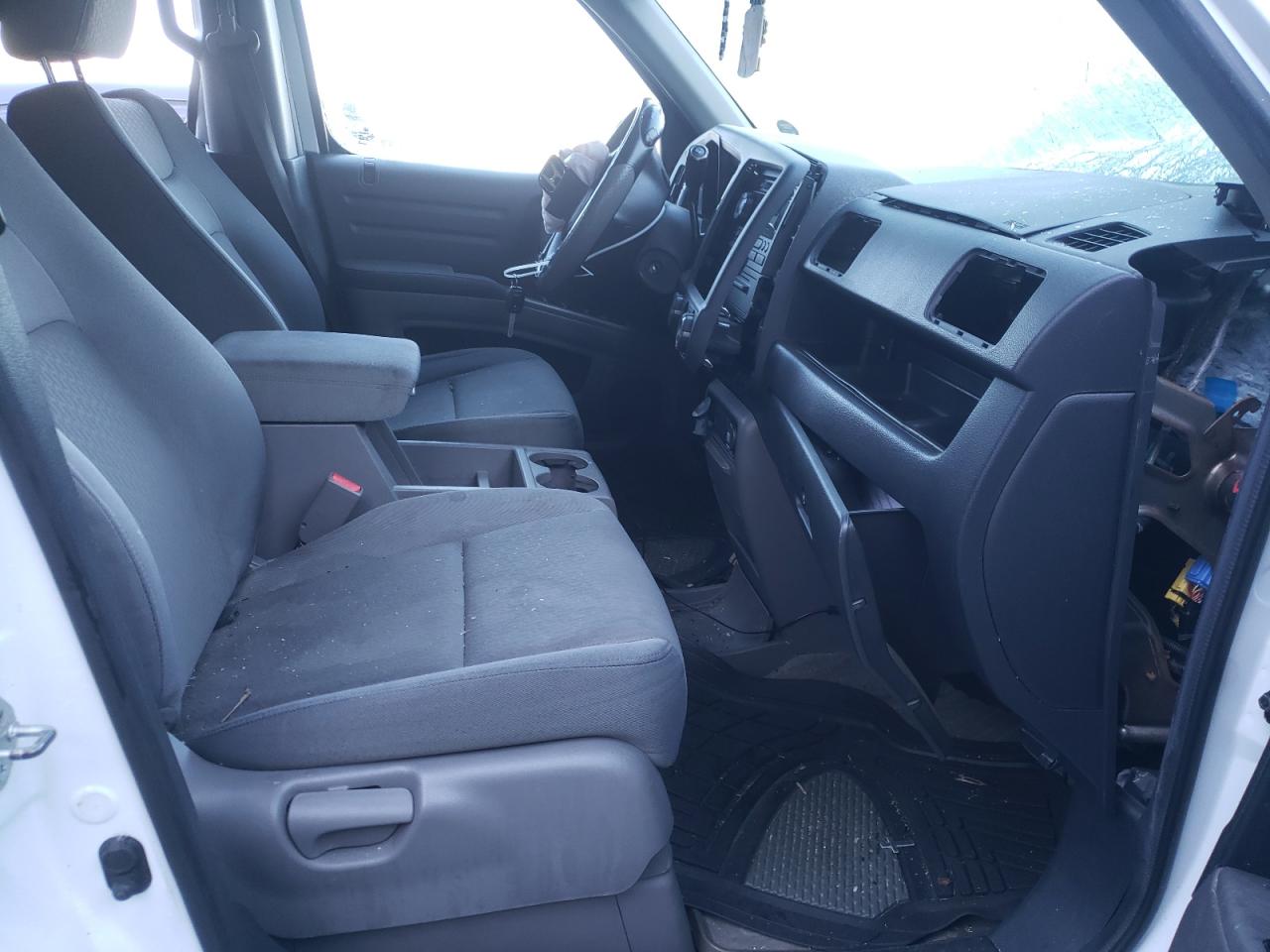 Photo 5 from auction – 2010 HONDA RIDGELINE with VIN 5FPYK1F45AB002401