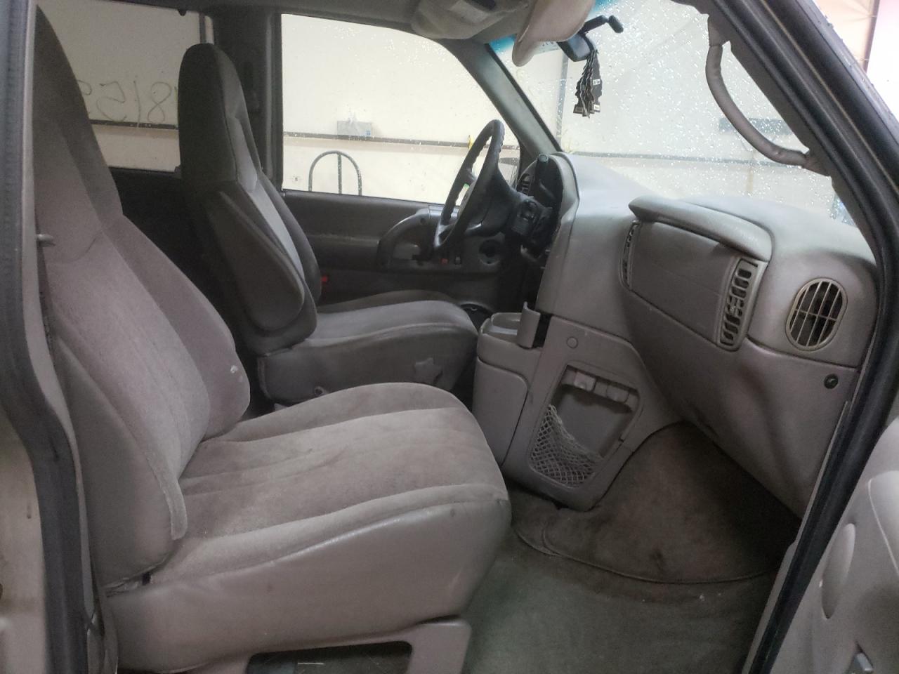 Photo 5 from auction – 2003 CHEVROLET ASTRO with VIN 1GNDM19X33B134108