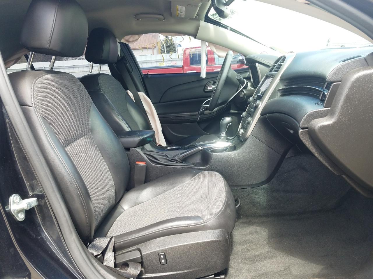 Photo 5 from auction – 2015 CHEVROLET MALIBU 1LT with VIN 1G11C5SL1FF153341