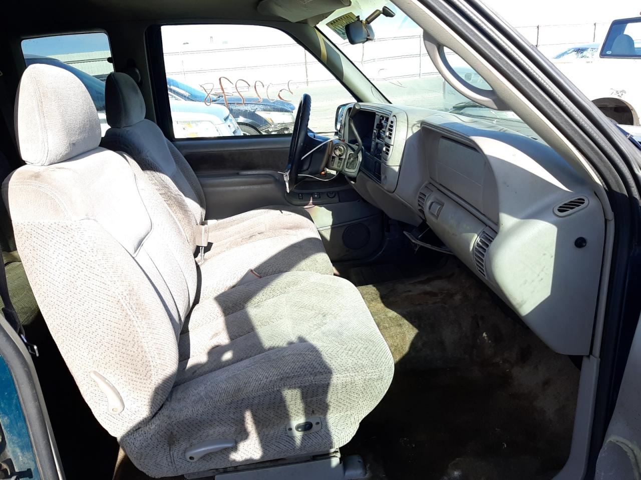 Photo 5 from auction – 1998 CHEVROLET GMT-400 C1 with VIN 2GCEC19MXW1173336