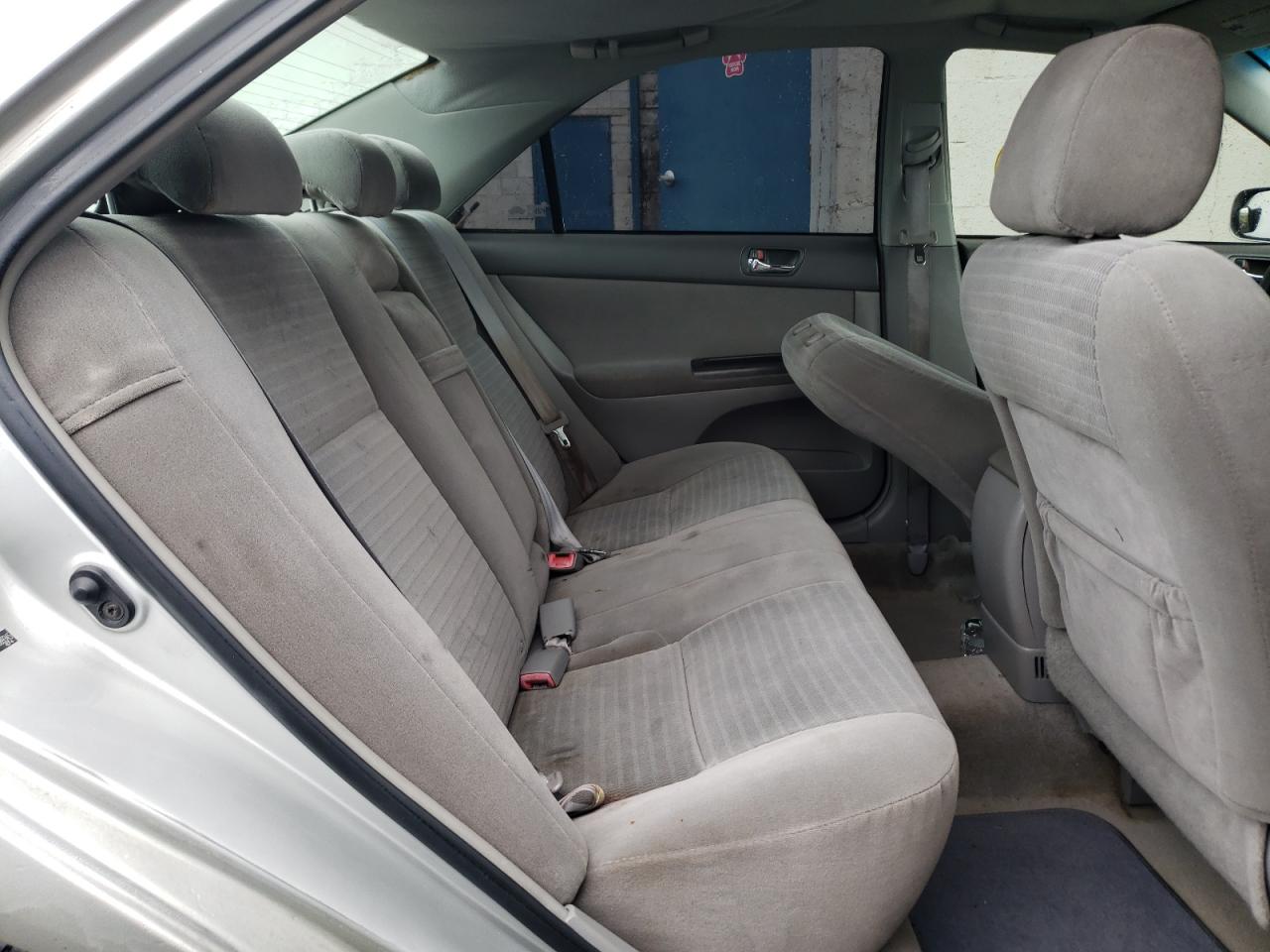 Photo 6 from auction – 2005 TOYOTA CAMRY LE with VIN 4T1BE32K65U389345