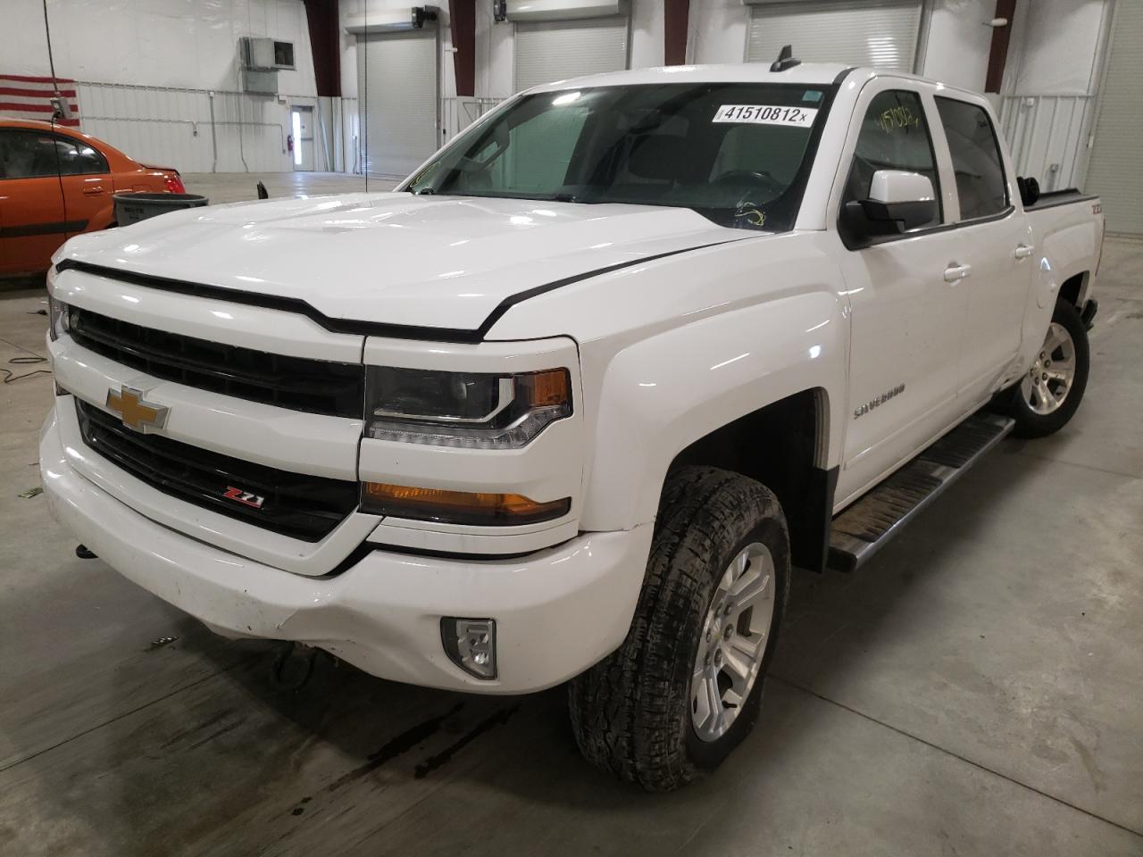 Photo 2 from auction – 2018 CHEVROLET SILVERADO with VIN 3GCUKREC4JG356628
