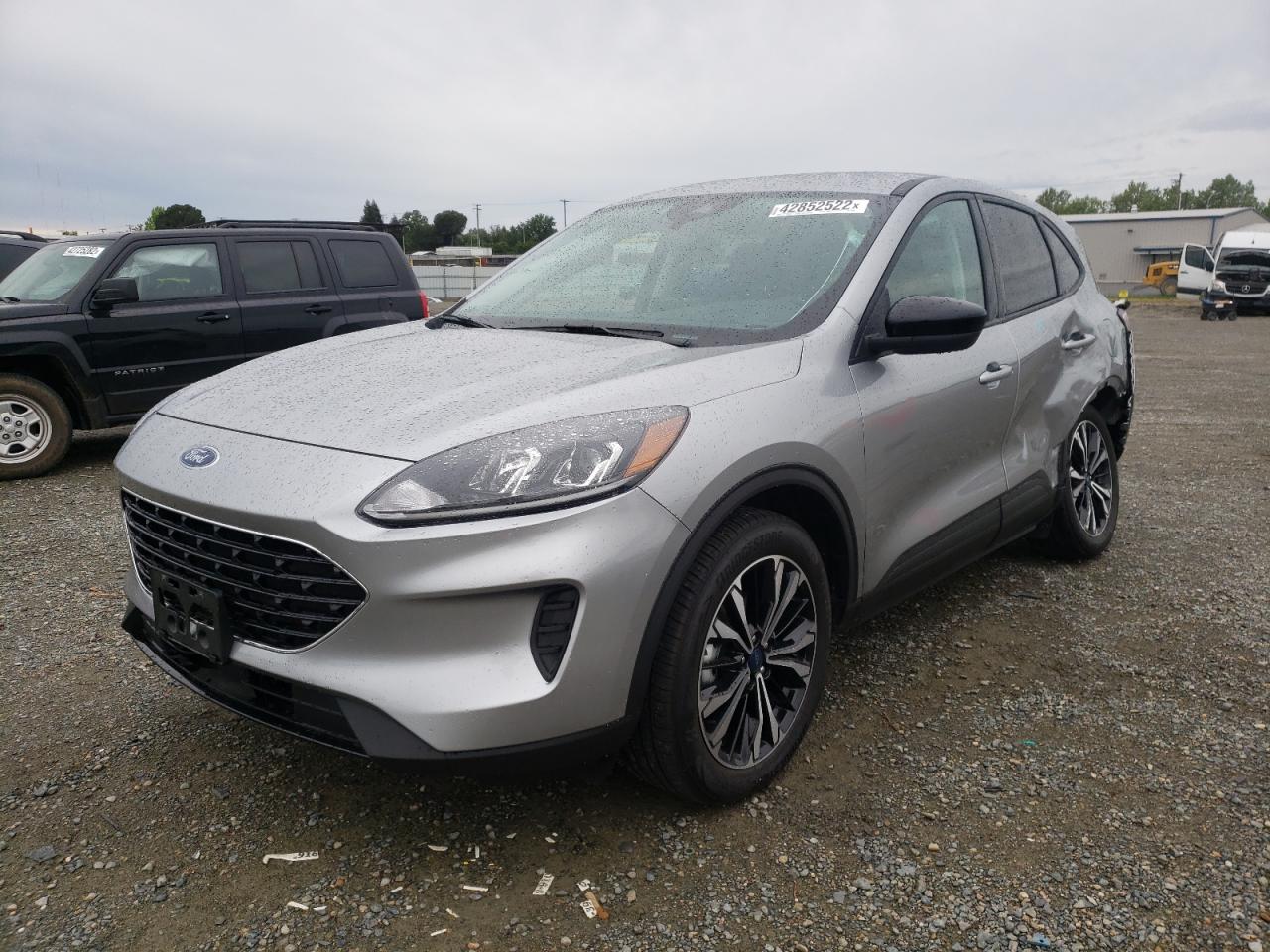 Photo 2 from auction – 2021 FORD ESCAPE SE with VIN 1FMCU9BZ4MUA37290
