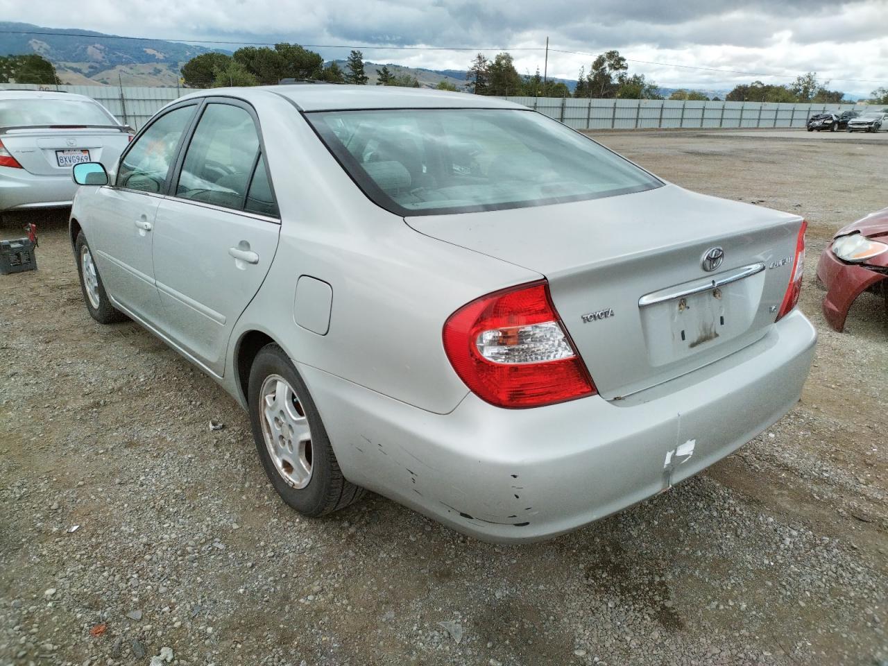 Photo 3 from auction – 2002 TOYOTA CAMRY LE with VIN 4T1BF30K12U532486
