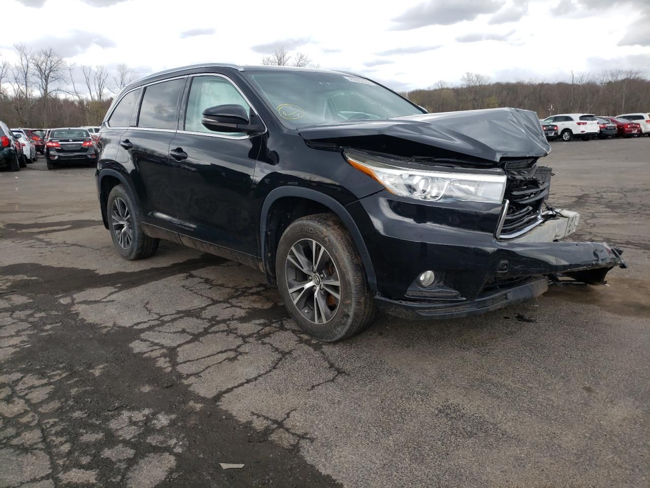 TOYOTA HIGHLANDER 2016 with VIN 5TDJKRFH3GS289429 - Photo from auction