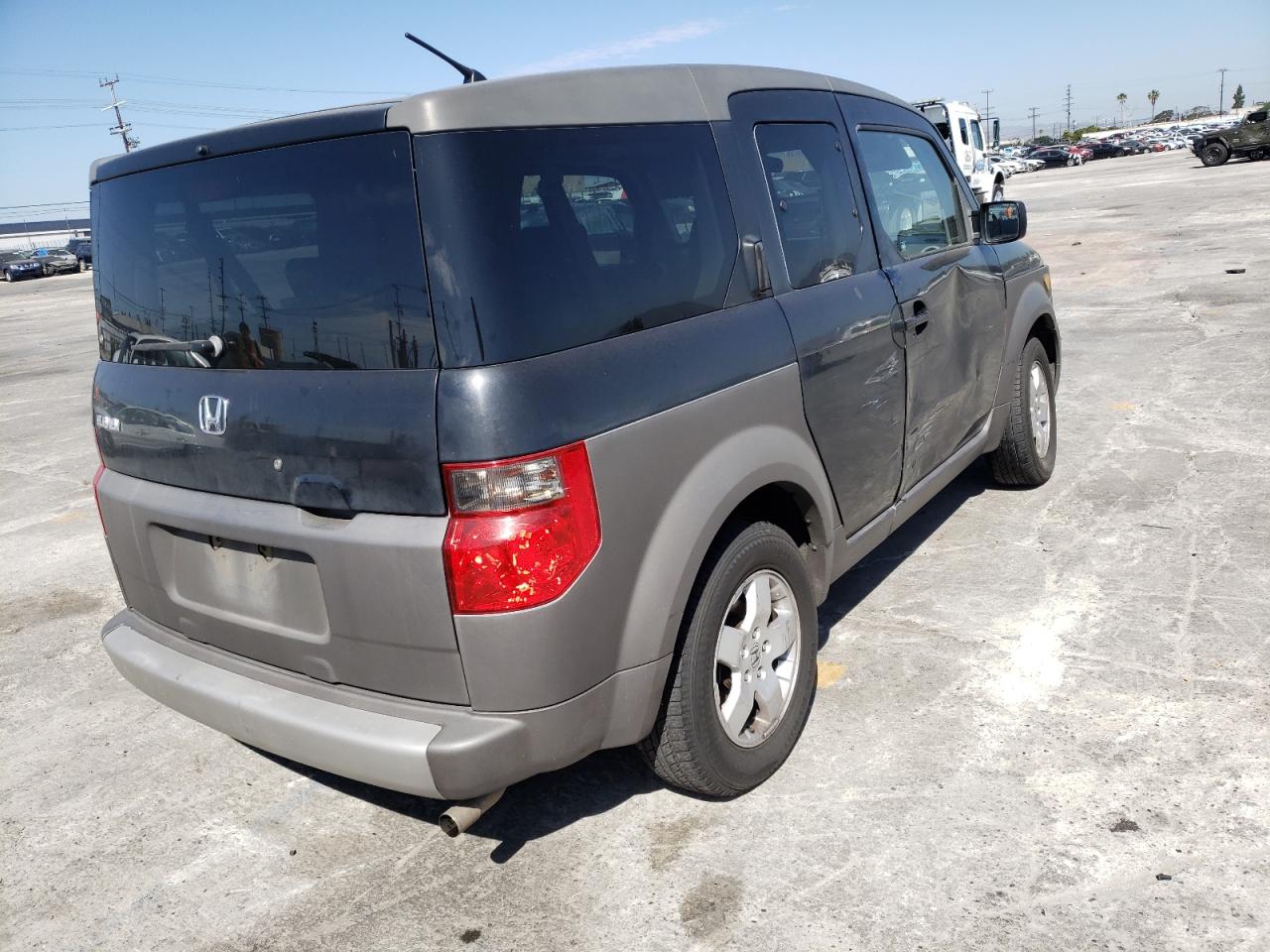 Photo 4 from auction – 2004 HONDA ELEMENT EX with VIN 5J6YH185X4L005691