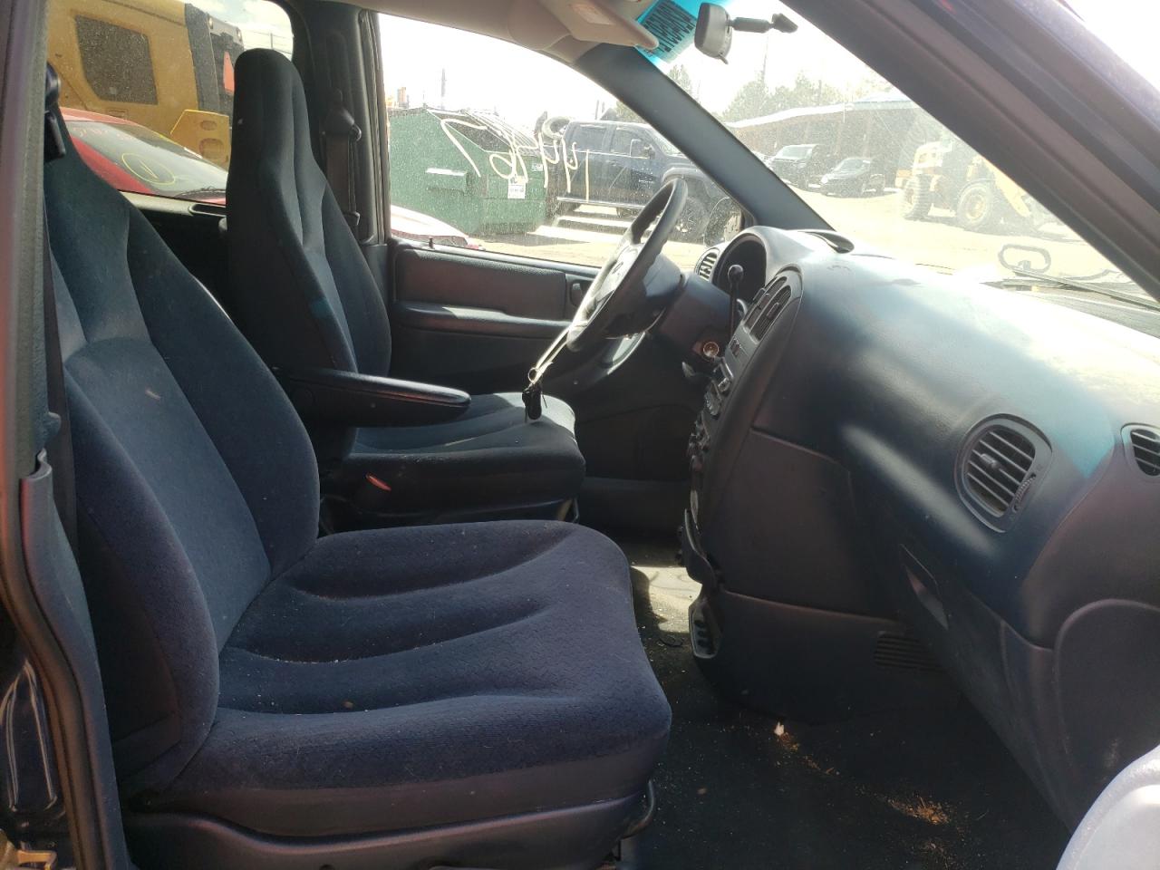 Photo 5 from auction – 2003 DODGE GRAND CARA with VIN 2D4GP44383R191931