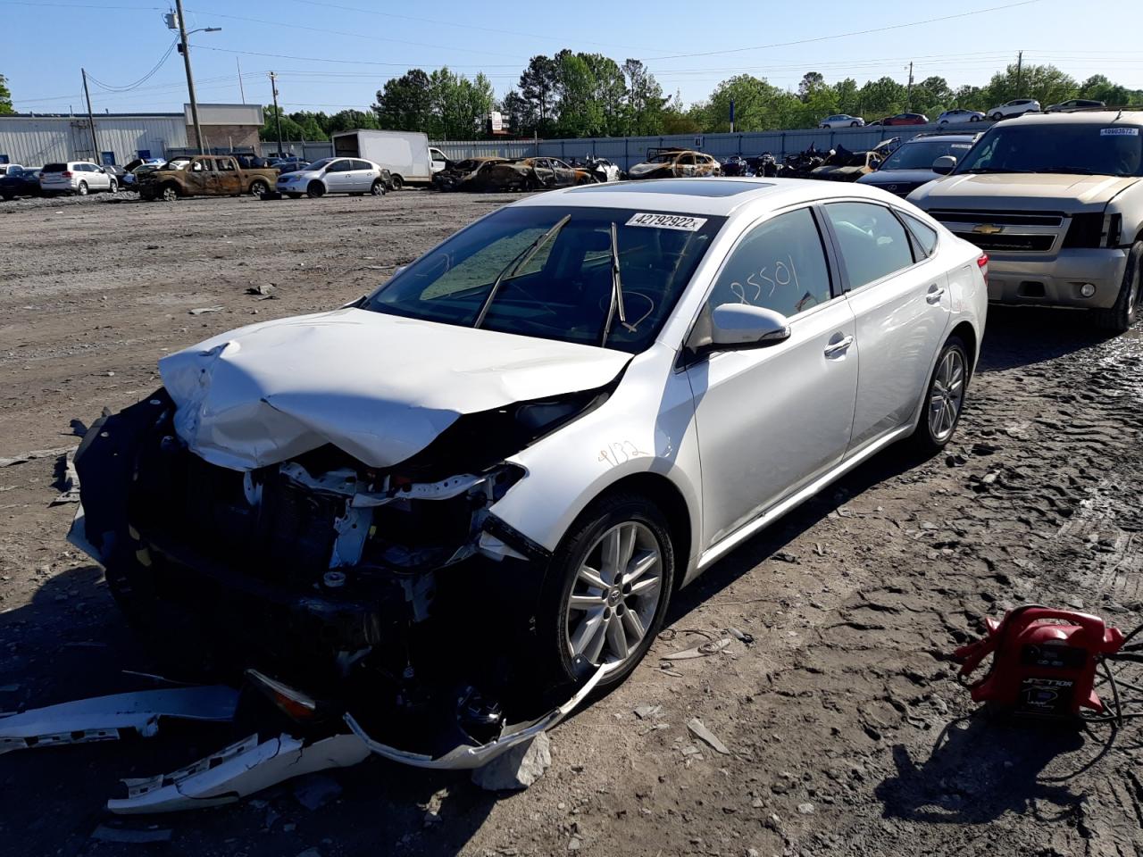 Photo 2 from auction – 2015 TOYOTA AVALON XLE with VIN 4T1BK1EB6FU186904