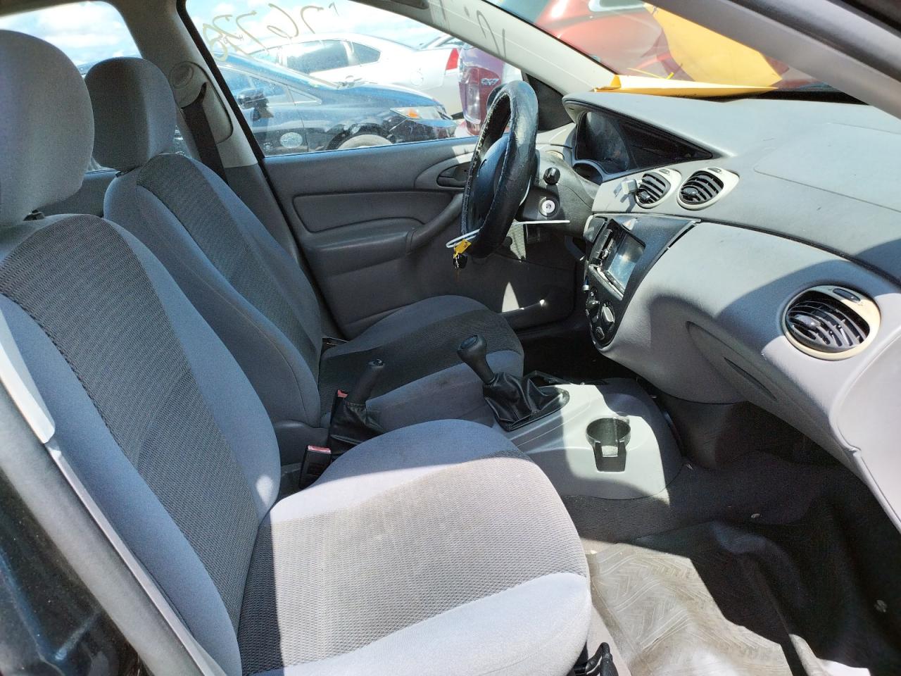 Photo 5 from auction – 2004 FORD FOCUS with VIN 1FAFP33P84W154545