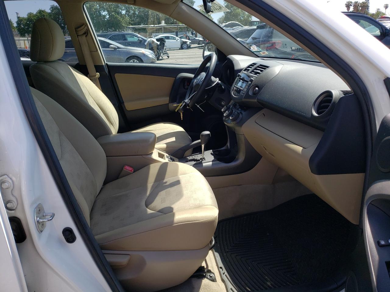 Photo 5 from auction – 2010 TOYOTA RAV4 with VIN 2T3BF4DVXAW069053