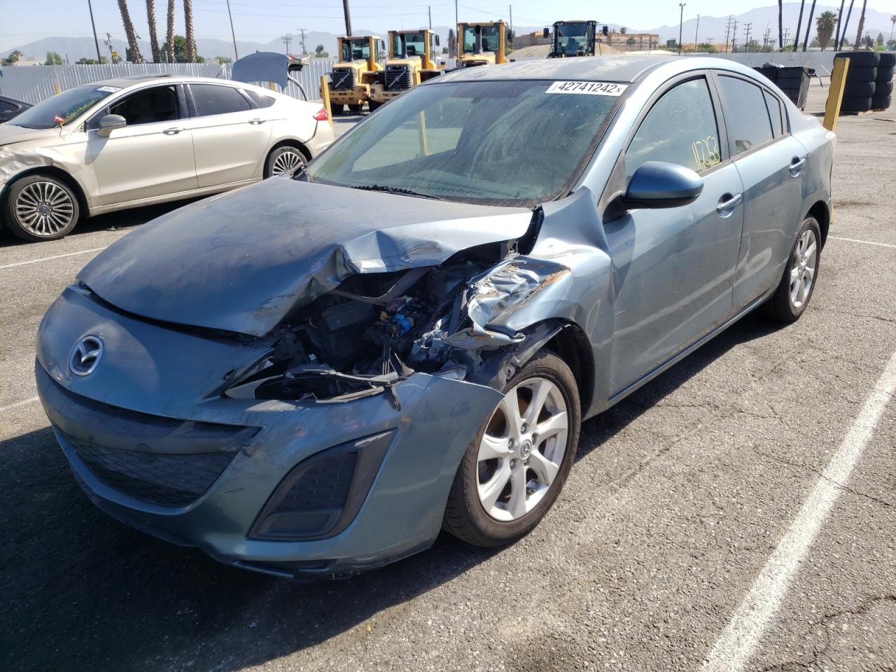 Photo 2 from auction – 2011 MAZDA 3 I with VIN JM1BL1VF8B1384027