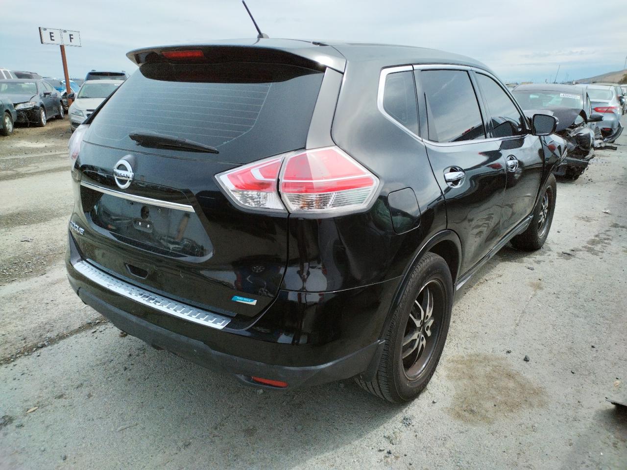 Photo 4 from auction – 2014 NISSAN ROGUE S with VIN 5N1AT2MT2EC797820
