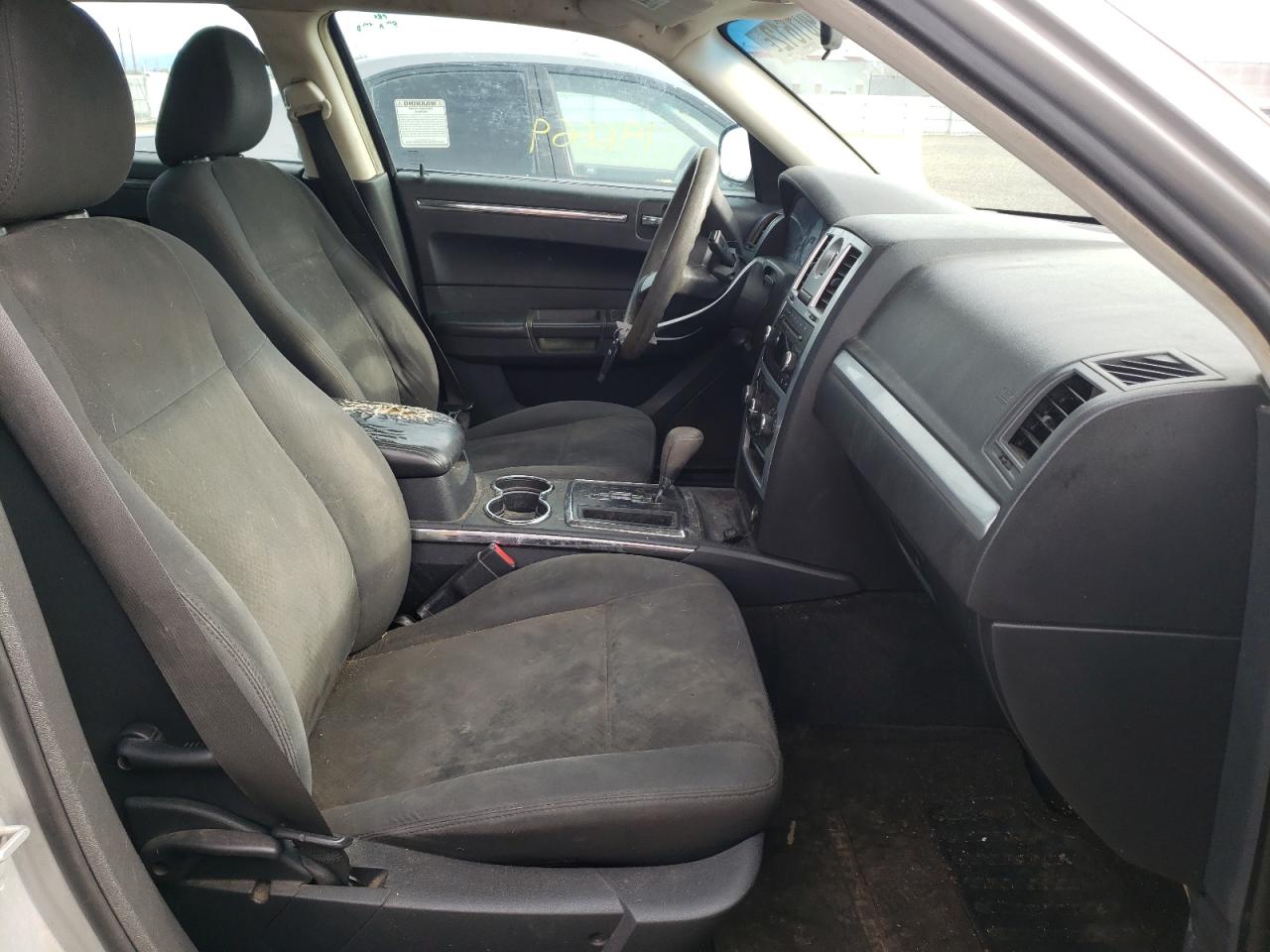 Photo 5 from auction – 2010 CHRYSLER 300 TOURIN with VIN 2C3CA4CD4AH203152