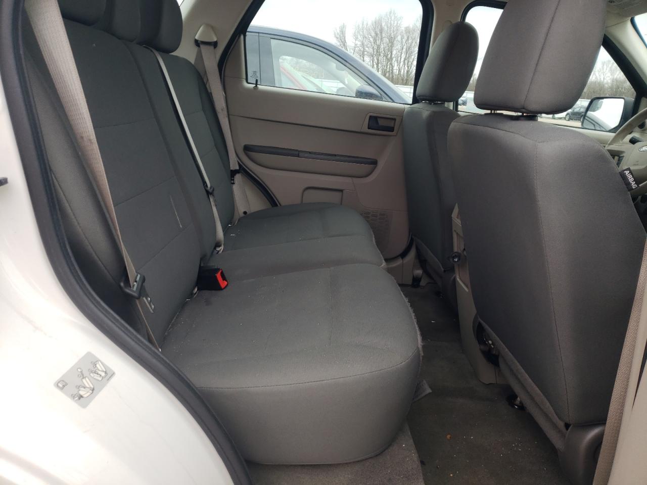Photo 6 from auction – 2012 FORD ESCAPE XLS with VIN 1FMCU0C77CKA72683