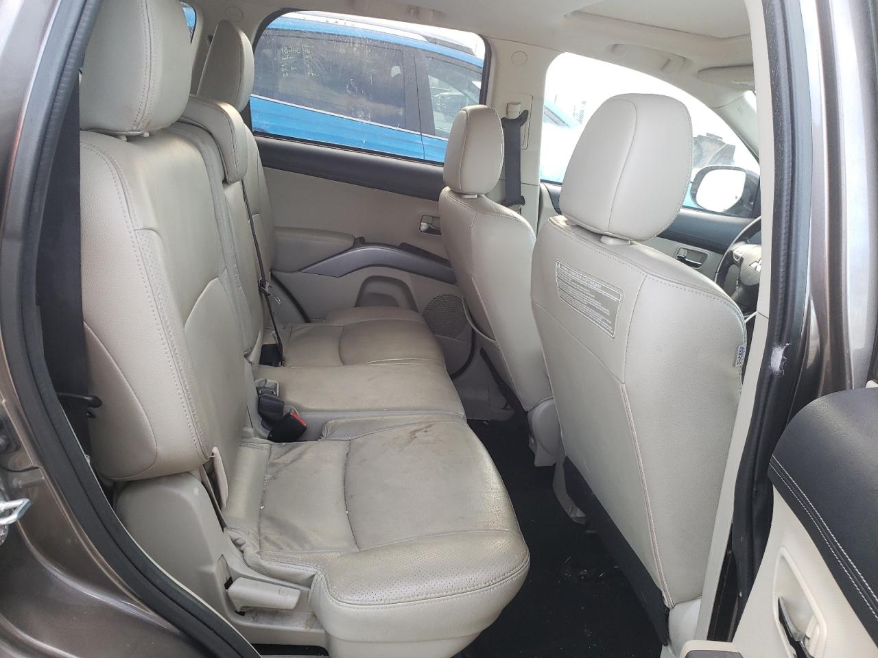 Photo 6 from auction – 2012 MITSUBISHI OUTLANDER with VIN JA4JT5AX0CU021328