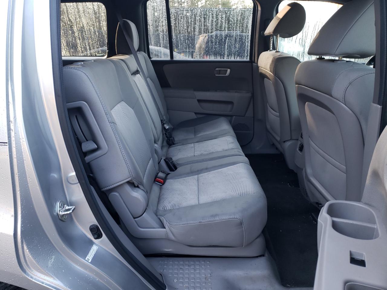 Photo 6 from auction – 2012 HONDA PILOT LX with VIN 5FNYF4H20CB082610
