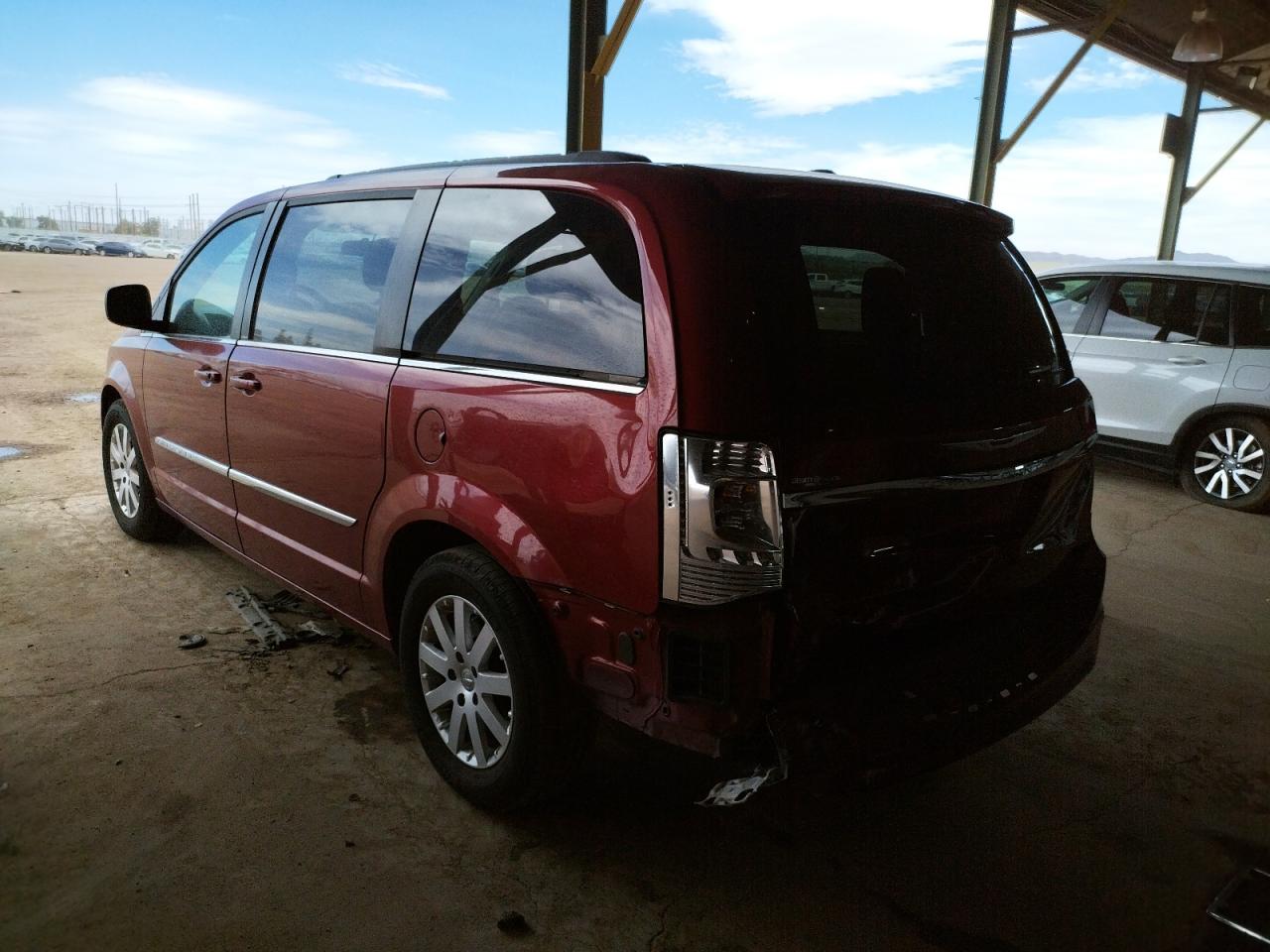 Photo 3 from auction – 2014 CHRYSLER TOWN & COU with VIN 2C4RC1BG7ER269706