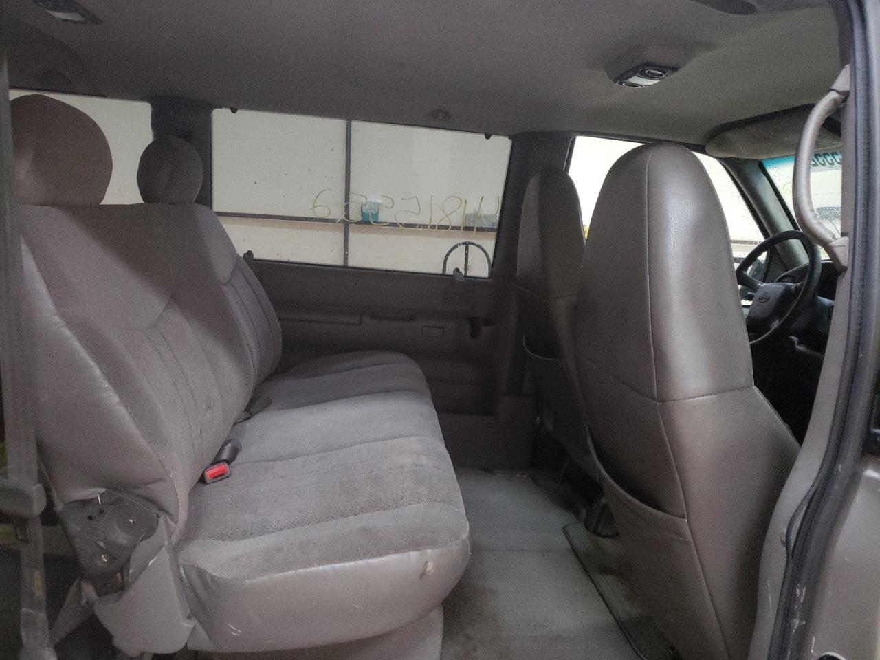 Photo 6 from auction – 2003 CHEVROLET ASTRO with VIN 1GNDM19X33B134108