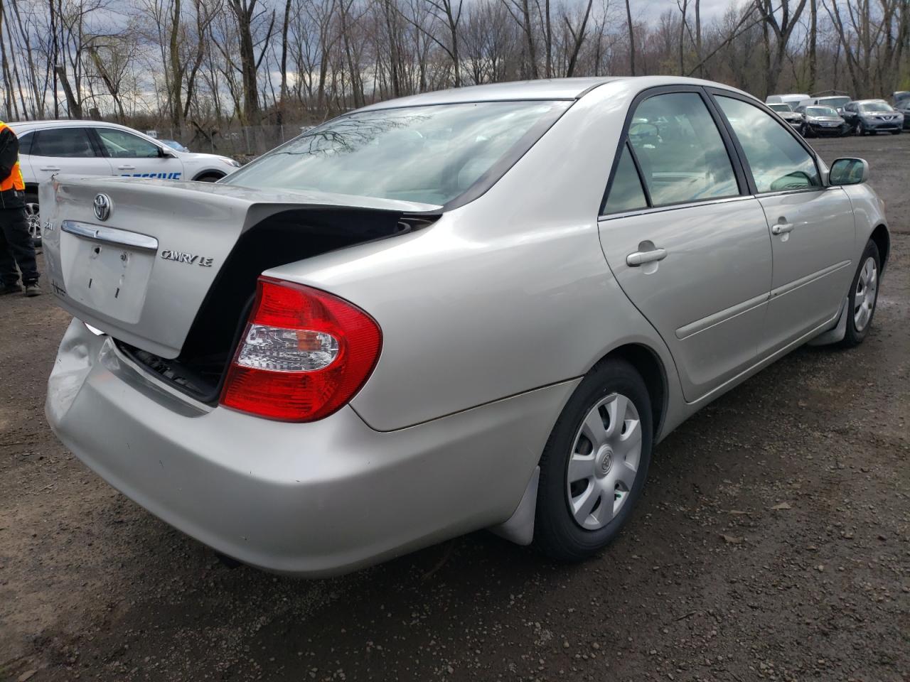 Photo 4 from auction – 2004 TOYOTA CAMRY LE with VIN 4T1BE32K74U888153