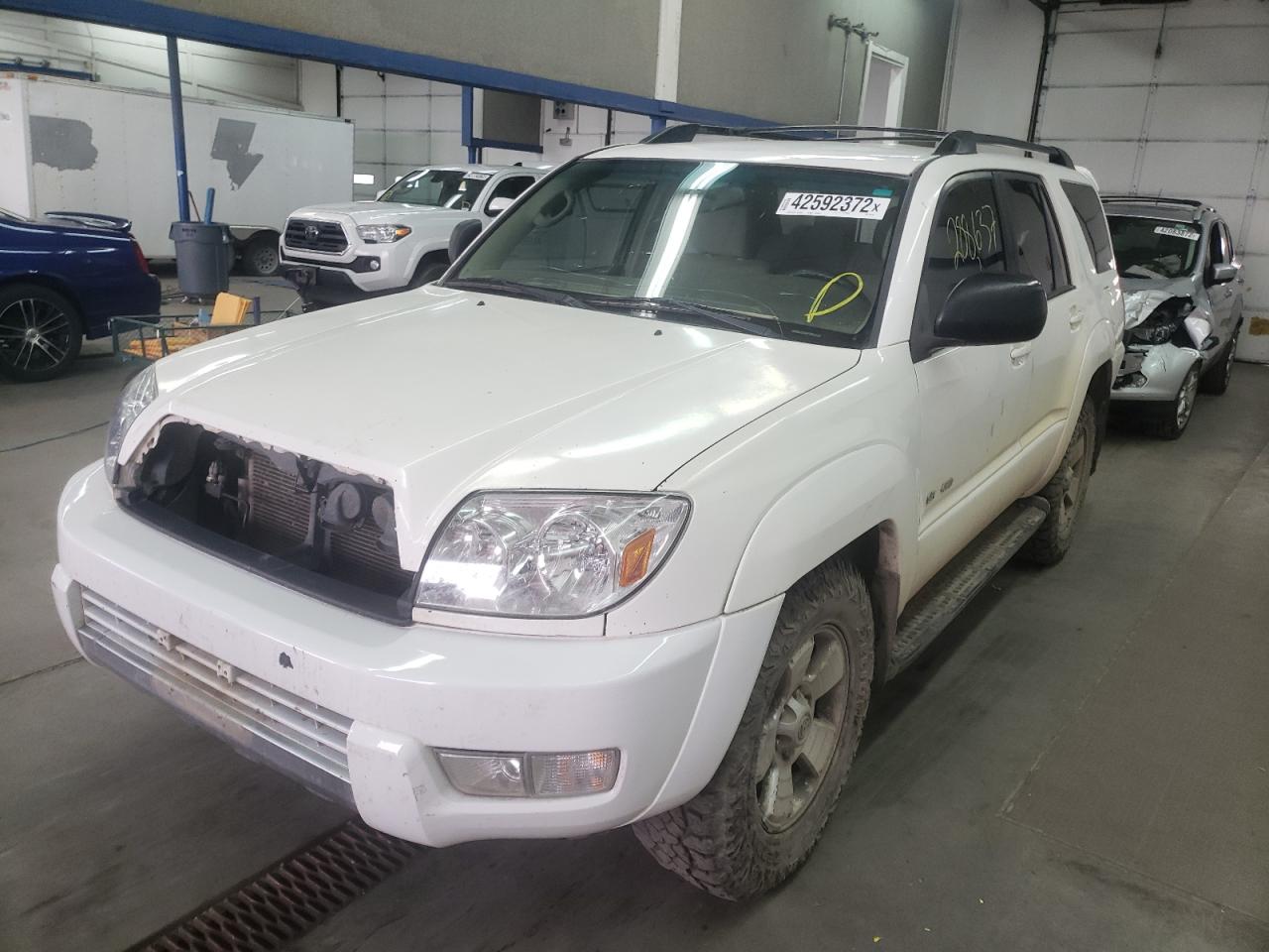 Photo 2 from auction – 2004 TOYOTA 4RUNNER SR with VIN JTEBU14R548021764