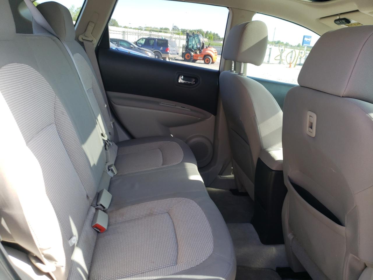 Photo 6 from auction – 2013 NISSAN ROGUE S with VIN JN8AS5MT9DW521807