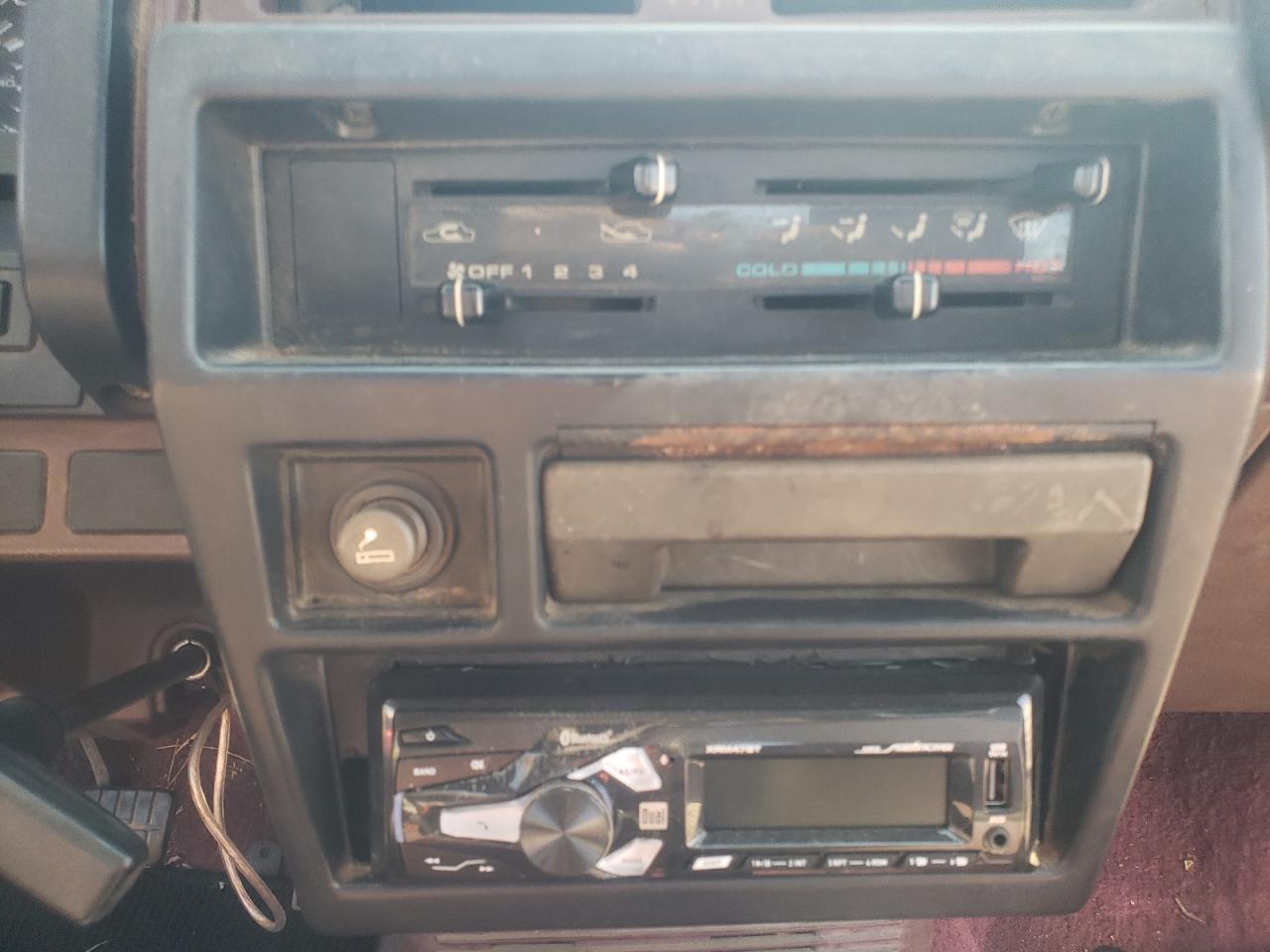 Photo 9 from auction – 1990 NISSAN D21 SHORT with VIN 1N6SD11S9LC424697