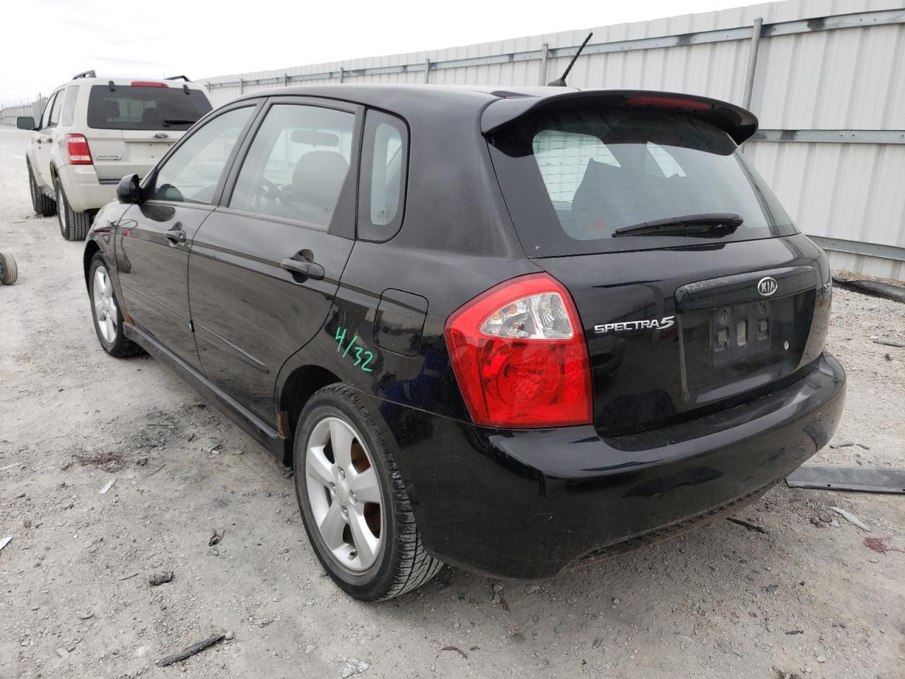 Photo 3 from auction – 2008 KIA SPECTRA5 5 with VIN KNAFE161085017720