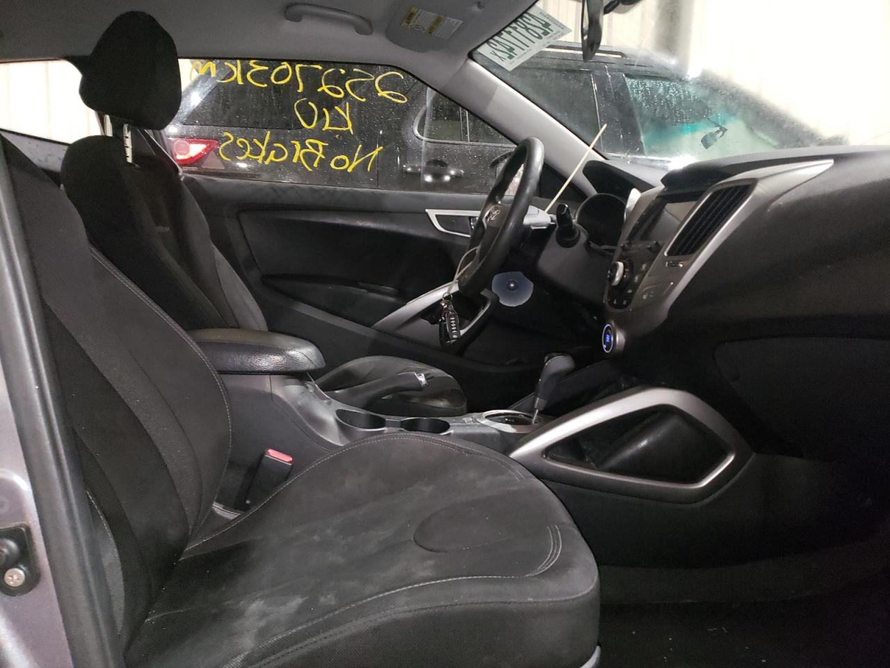 Photo 5 from auction – 2012 HYUNDAI VELOSTER with VIN KMHTC6AD3CU025881