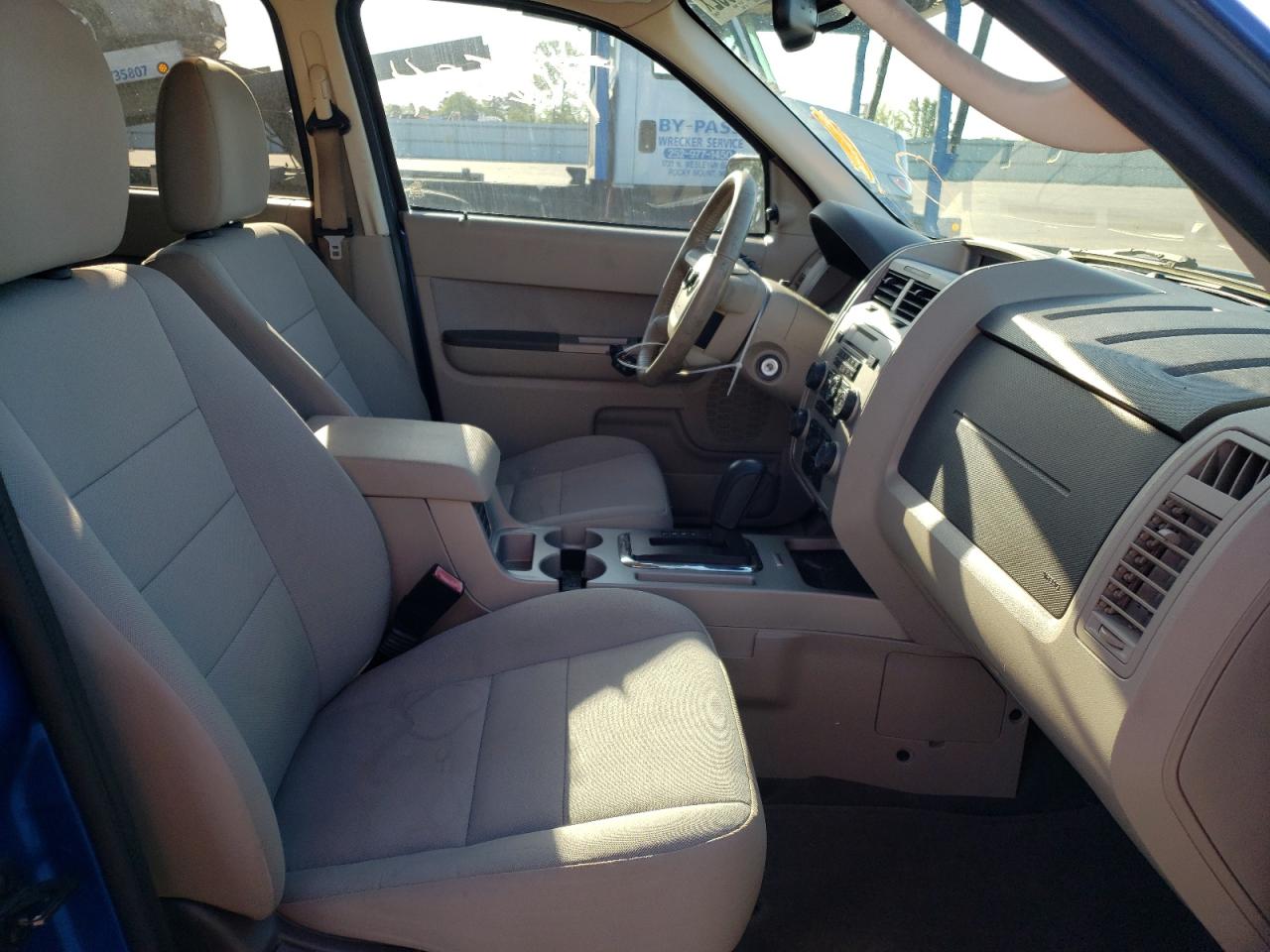 صورة رقم 5 من المزاد - 2012 FORD ESCAPE XLT مع VIN 1FMCU0DG7CKB62141