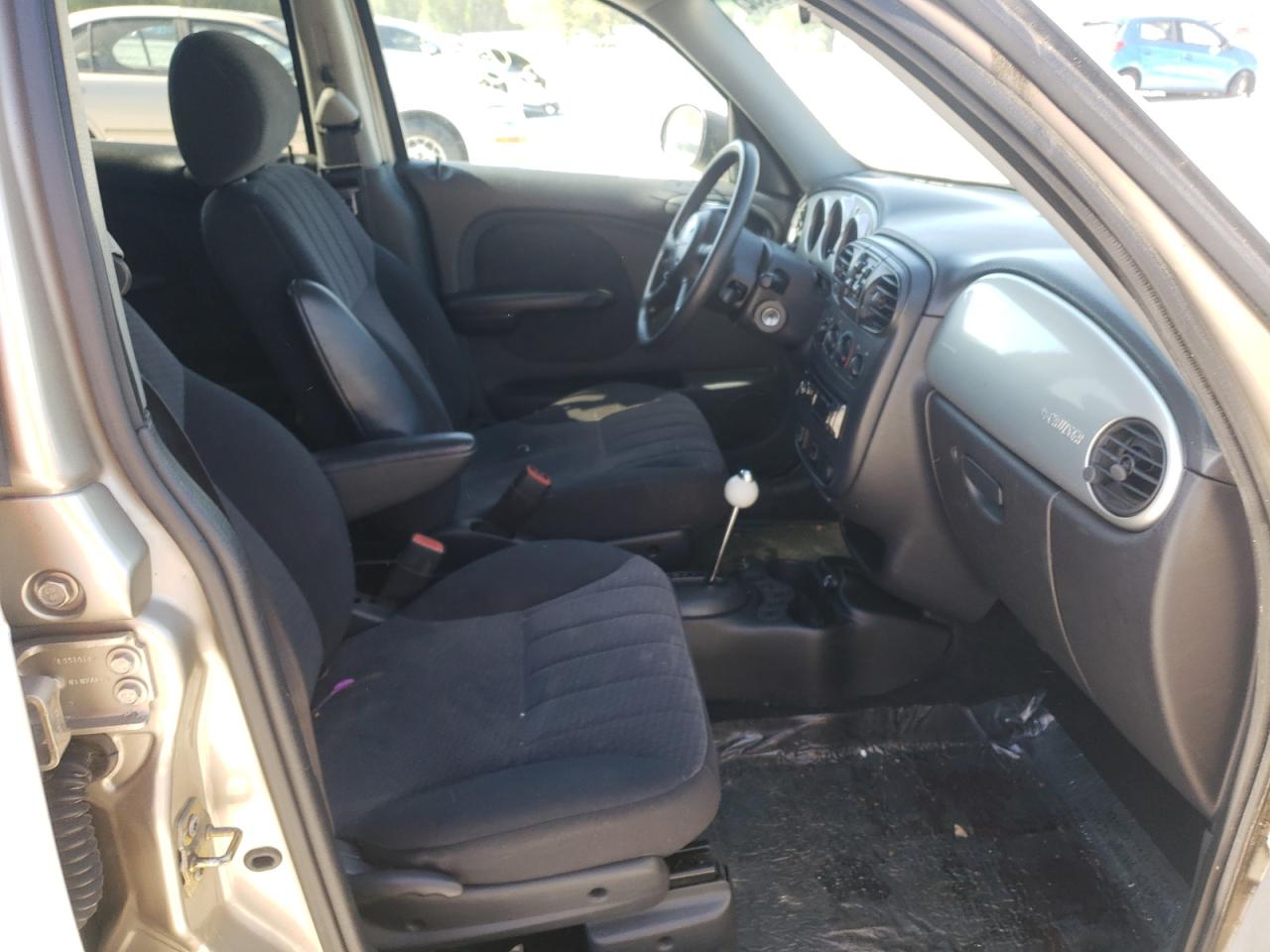 Photo 5 from auction – 2004 CHRYSLER PT CRUISER with VIN 3C4FY48B14T242532