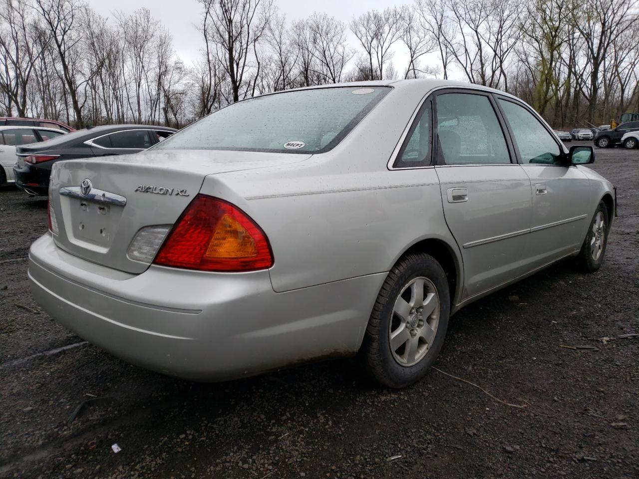 Photo 4 from auction – 2000 TOYOTA AVALON XL with VIN 4T1BF28B1YU045750