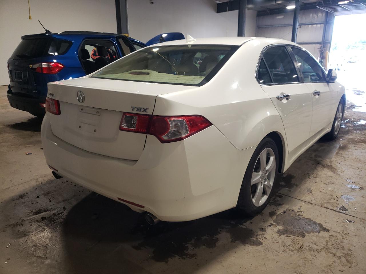 Photo 4 from auction – 2010 ACURA TSX with VIN JH4CU2F60AC034334