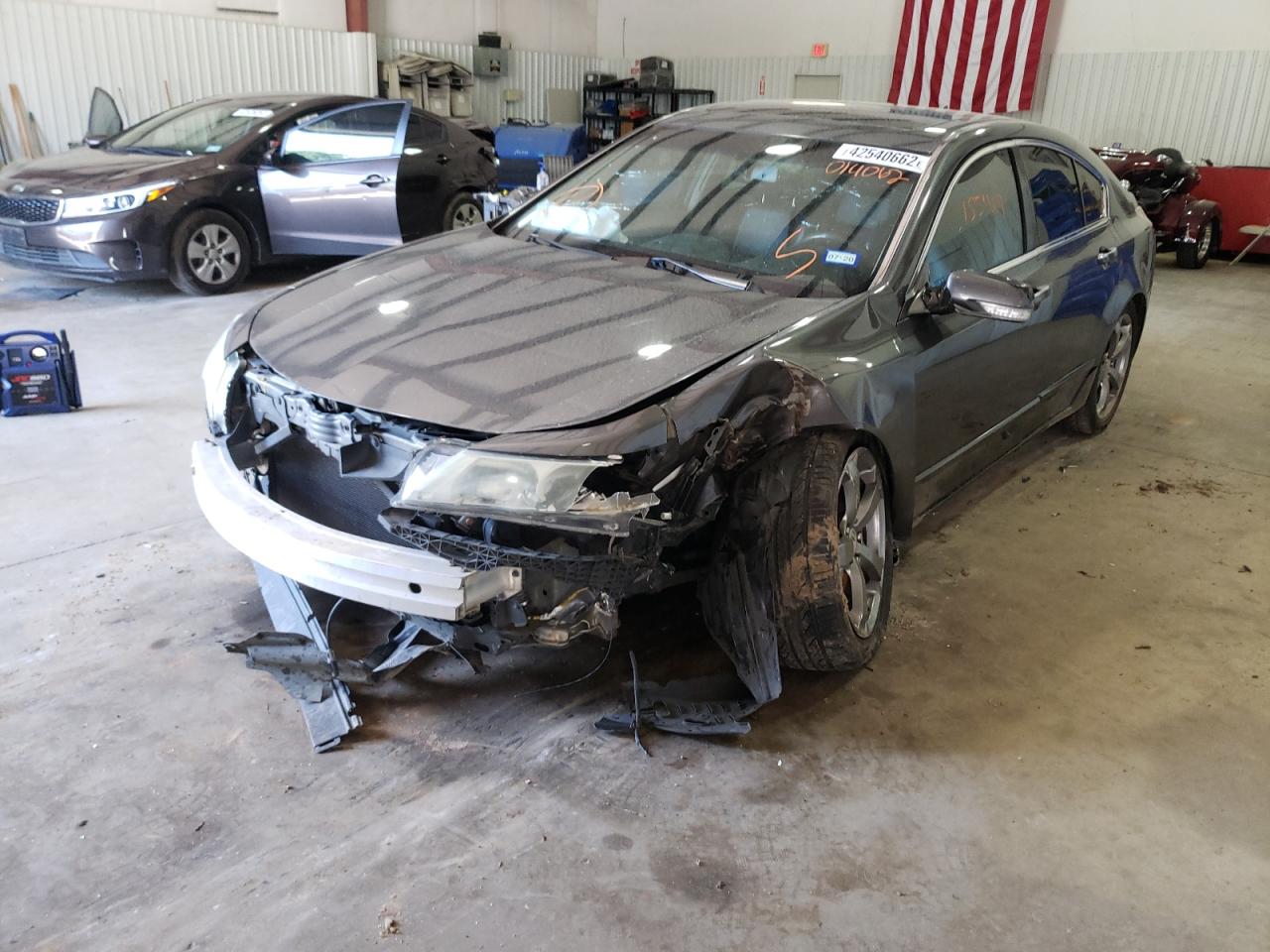 Photo 2 from auction – 2010 ACURA TL with VIN 19UUA8F56AA014062