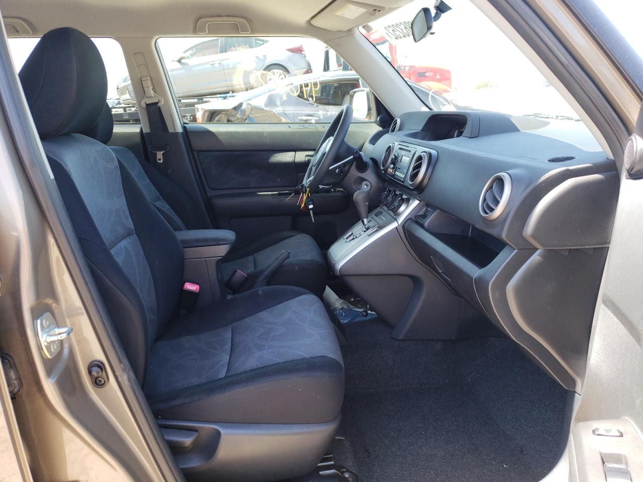 Photo 5 from auction – 2012 TOYOTA SCION XB with VIN JTLZE4FE0CJ013160