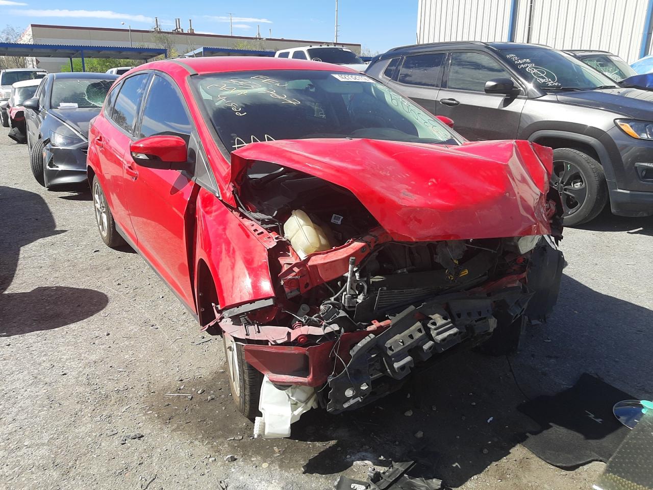 FORD FOCUS SE 2015 with VIN 1FADP3K28FL288750 - Photo from auction