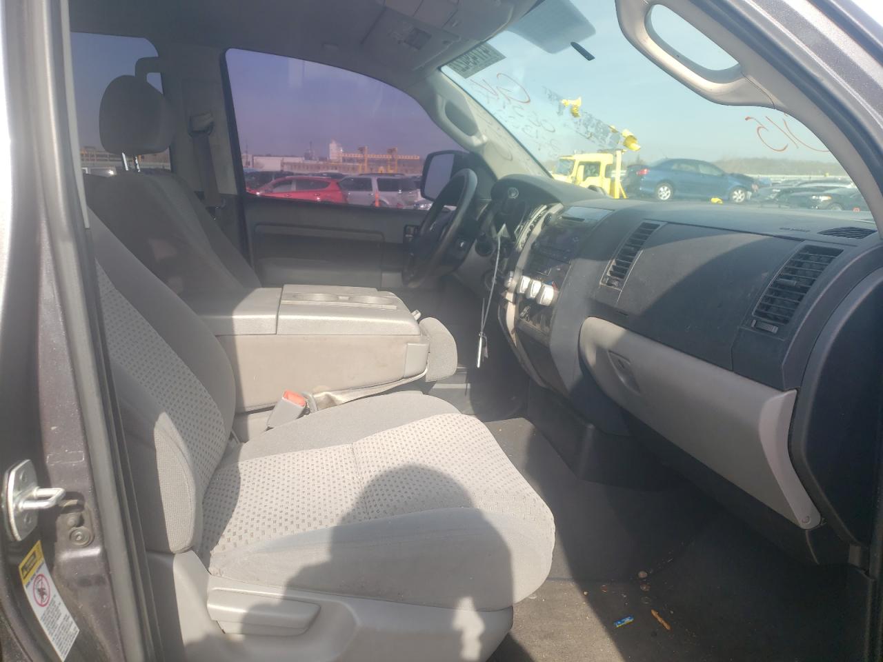 Photo 5 from auction – 2012 TOYOTA TUNDRA DOU with VIN 5TFRM5F1XCX045015