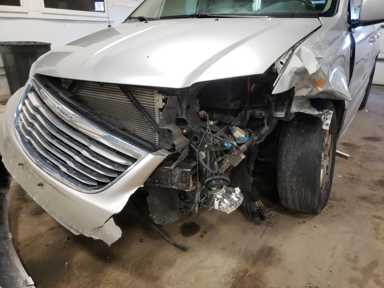 Photo 9 from auction – 2012 CHRYSLER TOWN & COU with VIN 2C4RC1BG7CR313619