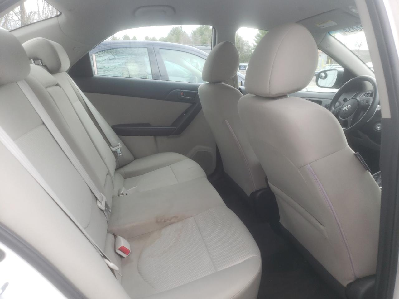 Photo 6 from auction – 2011 KIA FORTE EX with VIN KNAFU4A22B5380340
